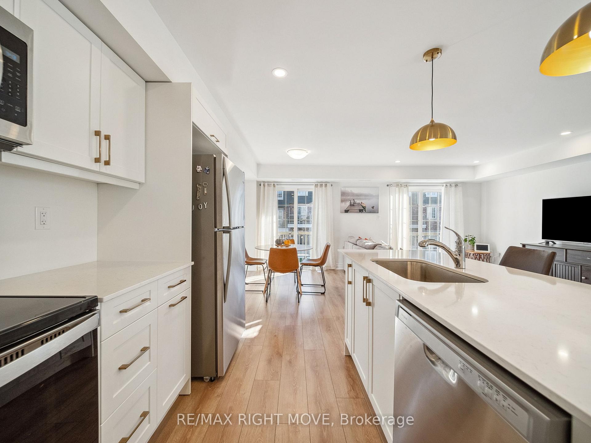 Photo 8 of Unit 2, 9 Hay Lane, Barrie, Rural Barrie Southeast — HOMEH