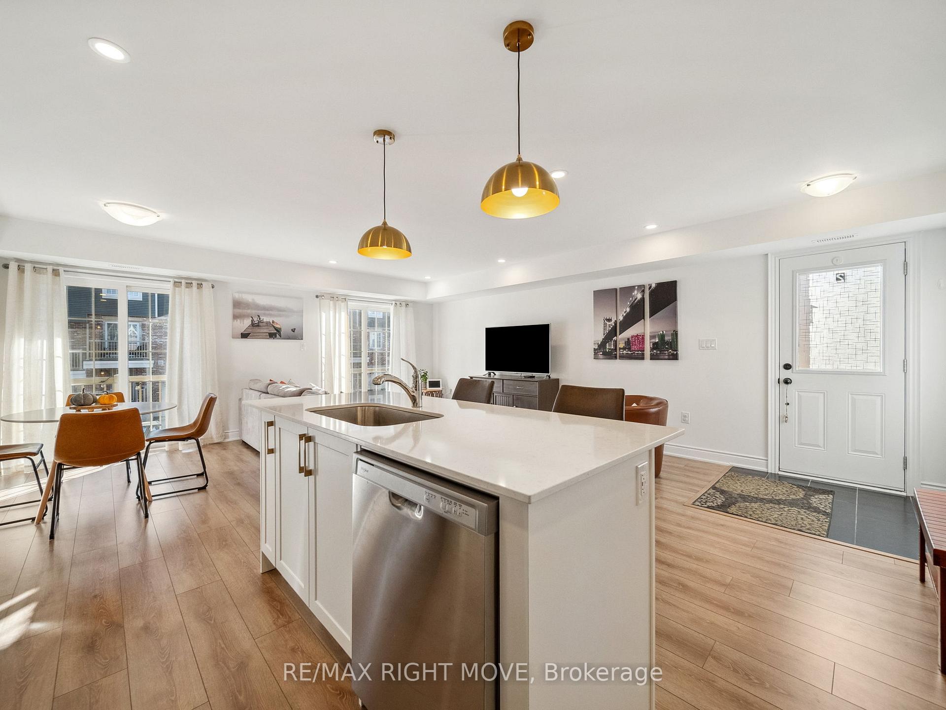 Photo 11 of Unit 2, 9 Hay Lane, Barrie, Rural Barrie Southeast — HOMEH