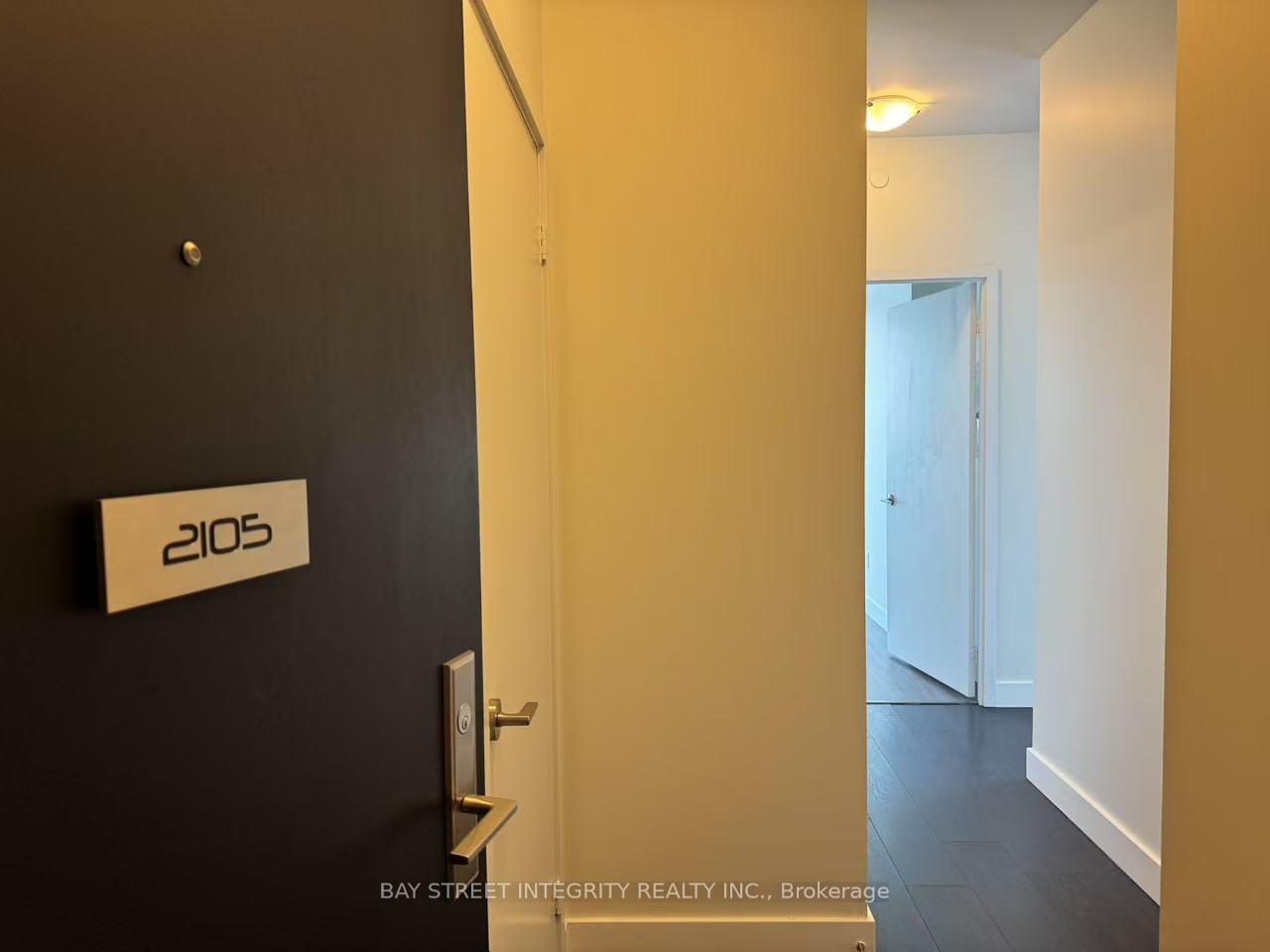 Photo 2 of Unit 2105, 8 Eglinton Avenue E, Toronto, Yonge-Eglinton — HOMEH