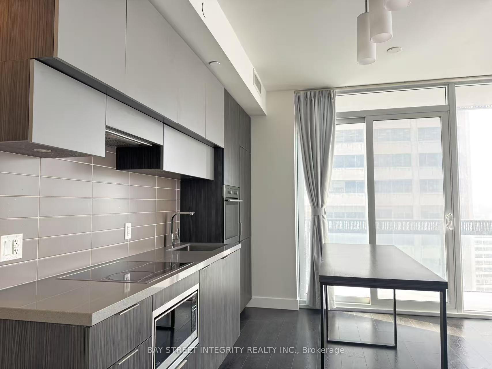 Photo 4 of Unit 2105, 8 Eglinton Avenue E, Toronto, Yonge-Eglinton — HOMEH