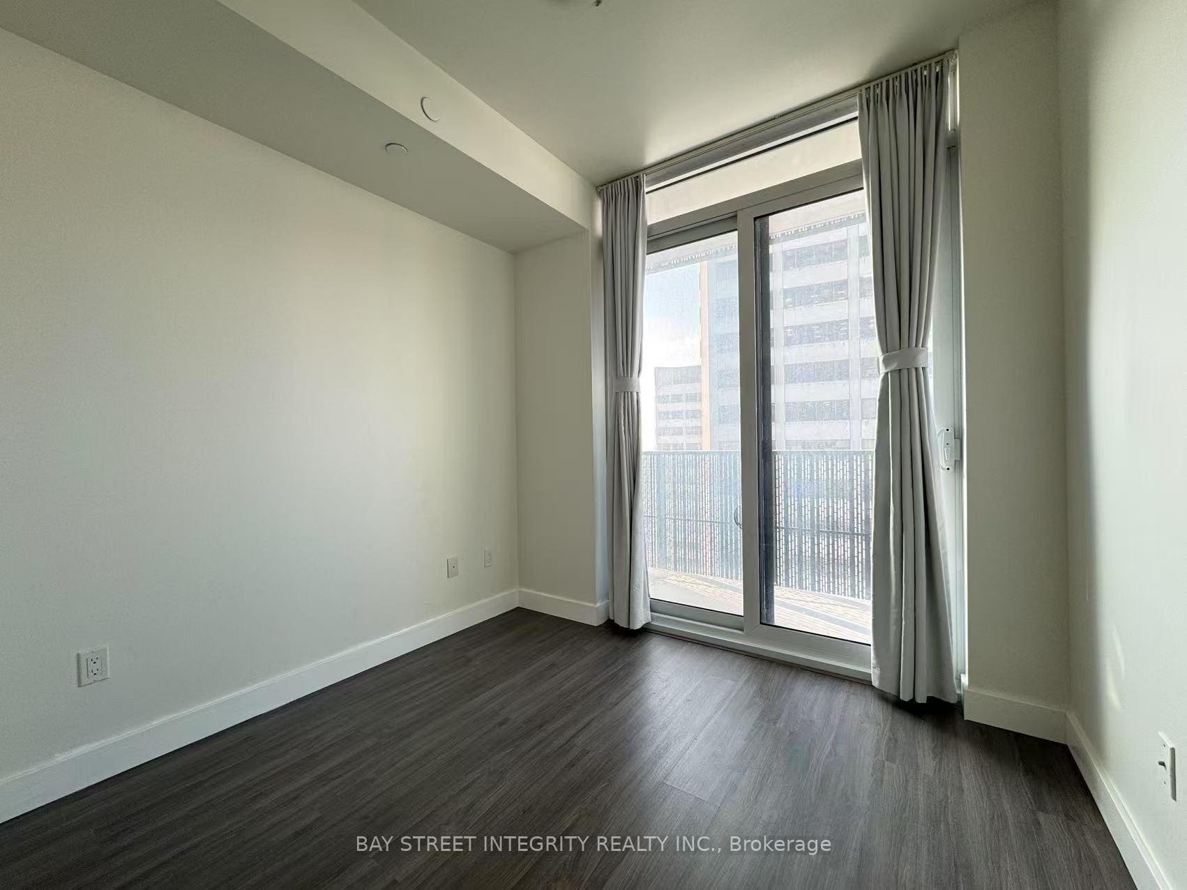 Photo 9 of Unit 2105, 8 Eglinton Avenue E, Toronto, Yonge-Eglinton — HOMEH