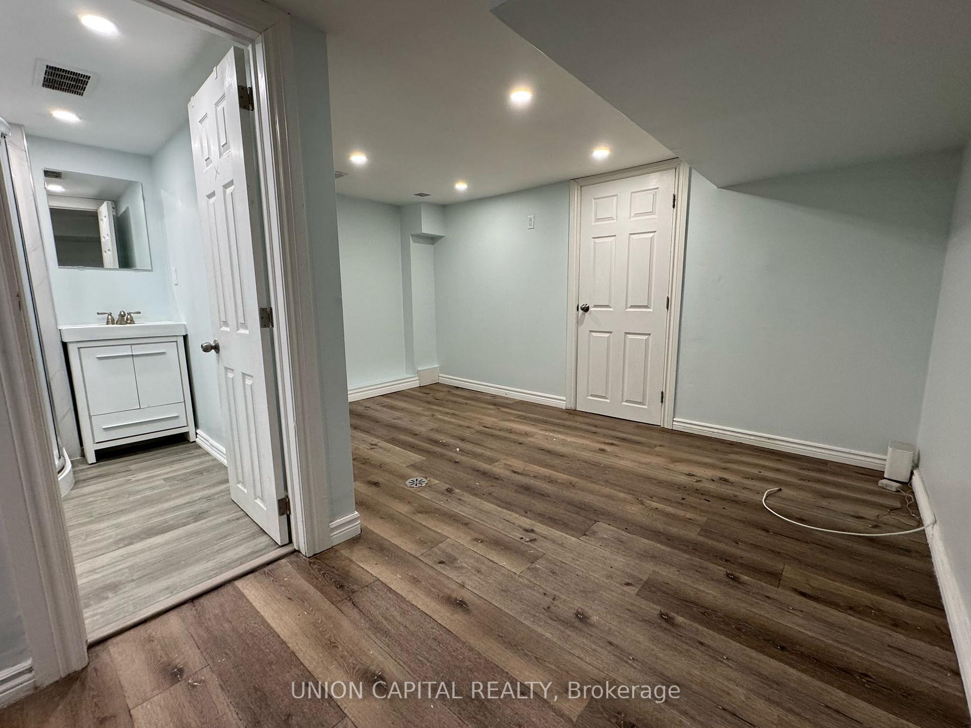 Photo 6 of Unit LOWER, 96 Hiawatha Road, Toronto, Greenwood-Coxwell — HOMEH