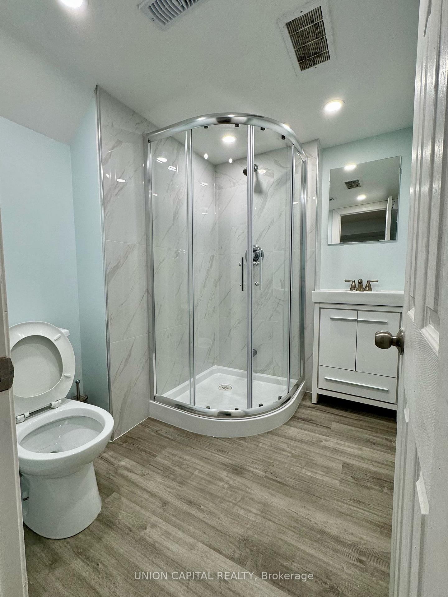 Photo 4 of Unit LOWER, 96 Hiawatha Road, Toronto, Greenwood-Coxwell — HOMEH