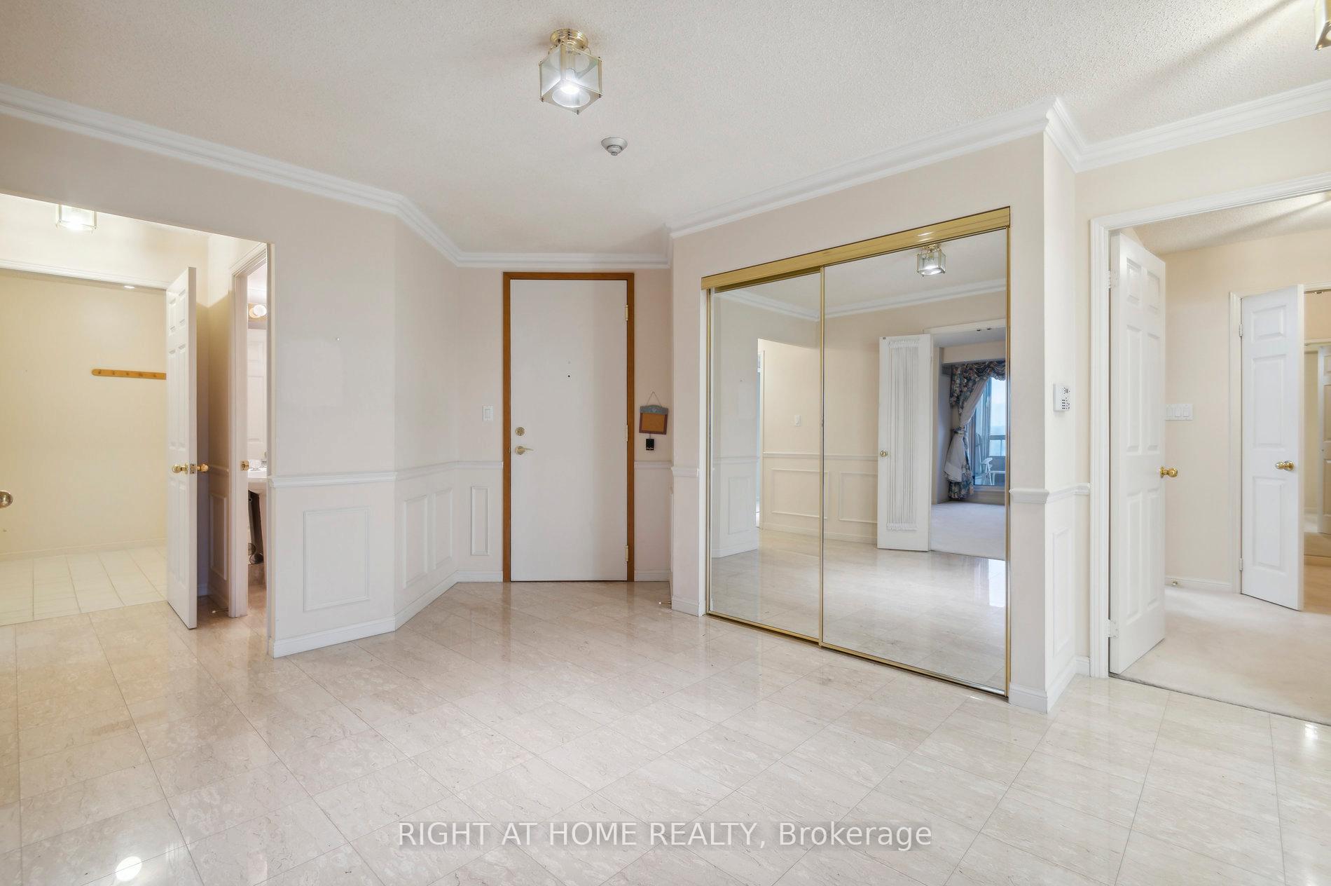 Photo 11 of Unit 814, 610 Bullock Drive, Markham, Markville — HOMEH