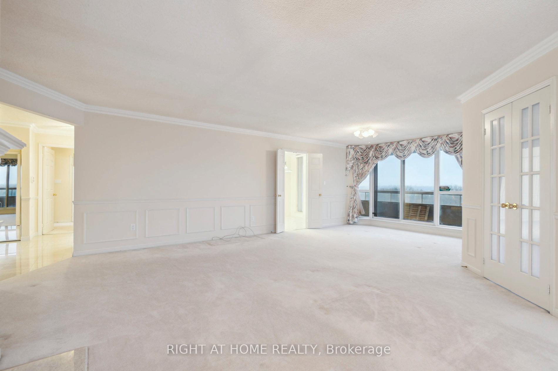 Photo 2 of Unit 814, 610 Bullock Drive, Markham, Markville — HOMEH