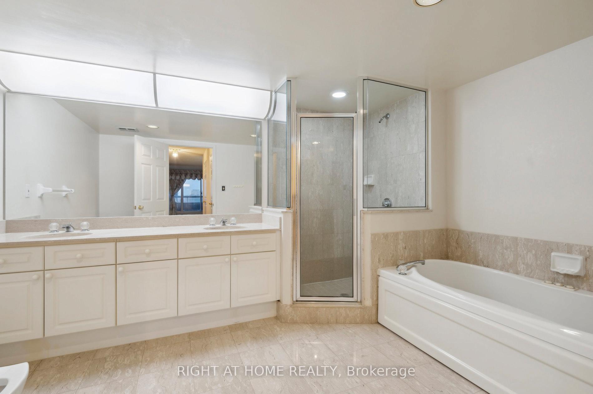 Photo 21 of Unit 814, 610 Bullock Drive, Markham, Markville — HOMEH