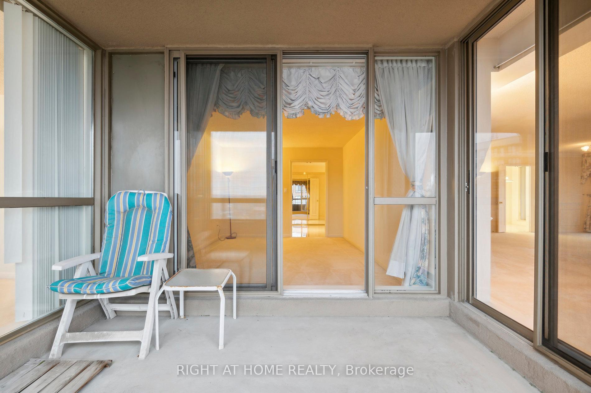 Photo 23 of Unit 814, 610 Bullock Drive, Markham, Markville — HOMEH