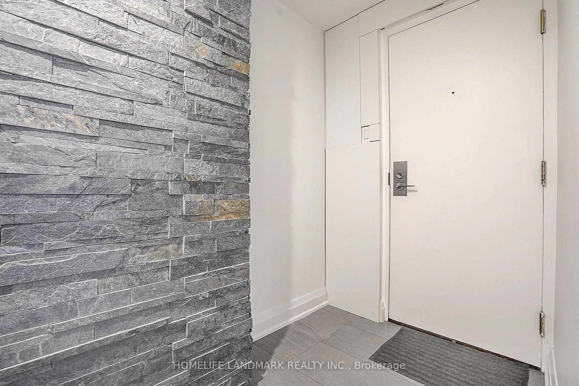 Photo 5 of Unit 701, 55 Centre Avenue, Toronto, Bay Street Corridor — HOMEH