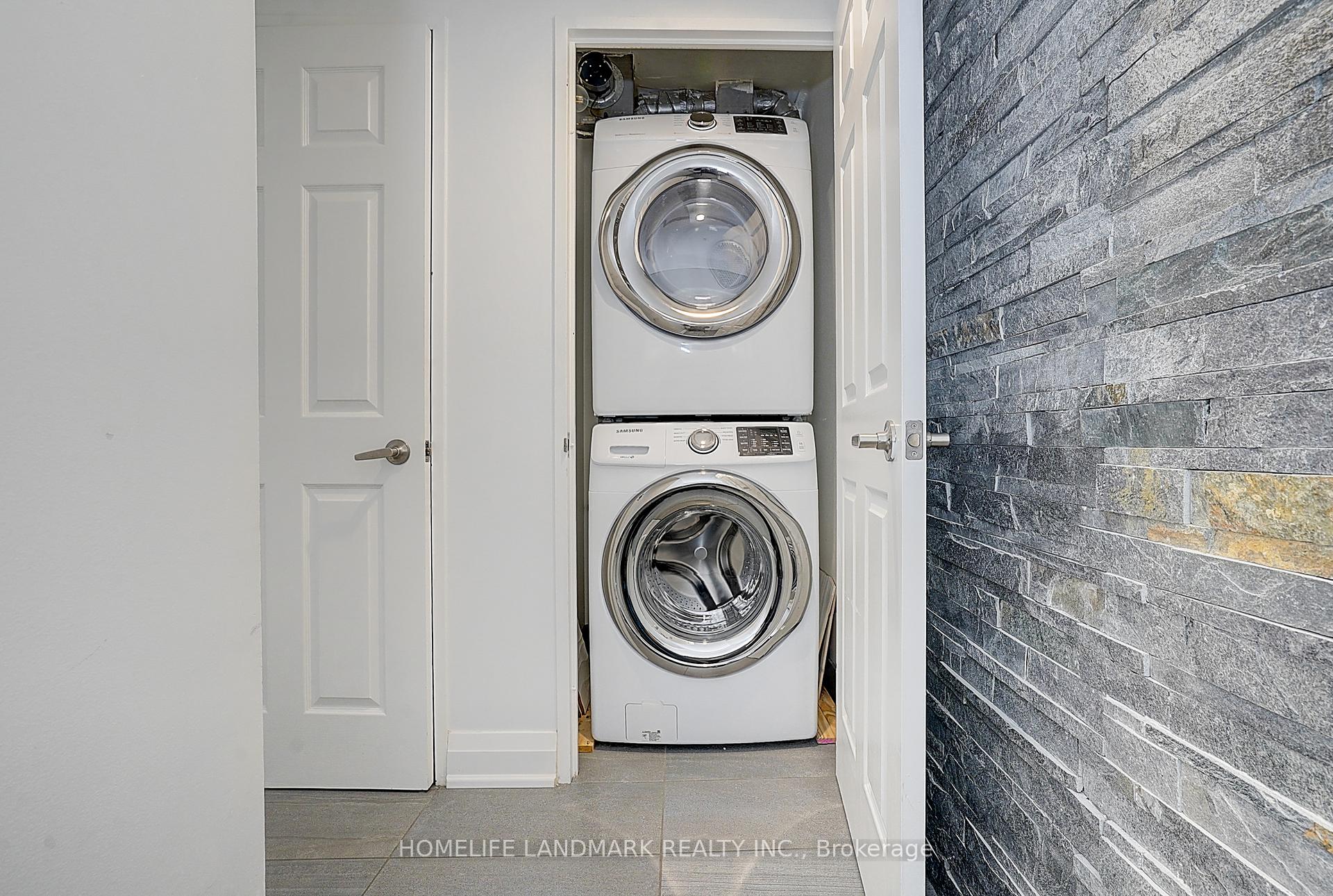 Photo 6 of Unit 701, 55 Centre Avenue, Toronto, Bay Street Corridor — HOMEH