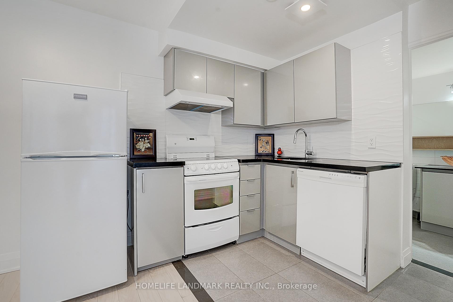 Photo 8 of Unit 701, 55 Centre Avenue, Toronto, Bay Street Corridor — HOMEH