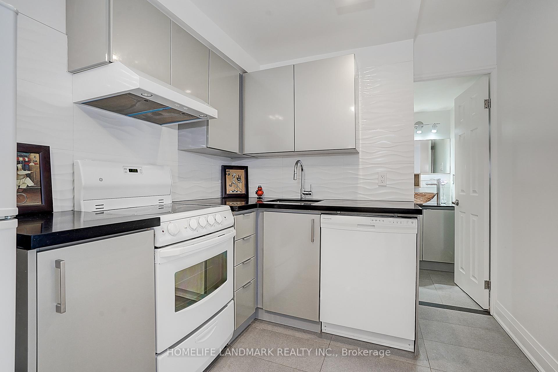 Photo 18 of Unit 701, 55 Centre Avenue, Toronto, Bay Street Corridor — HOMEH