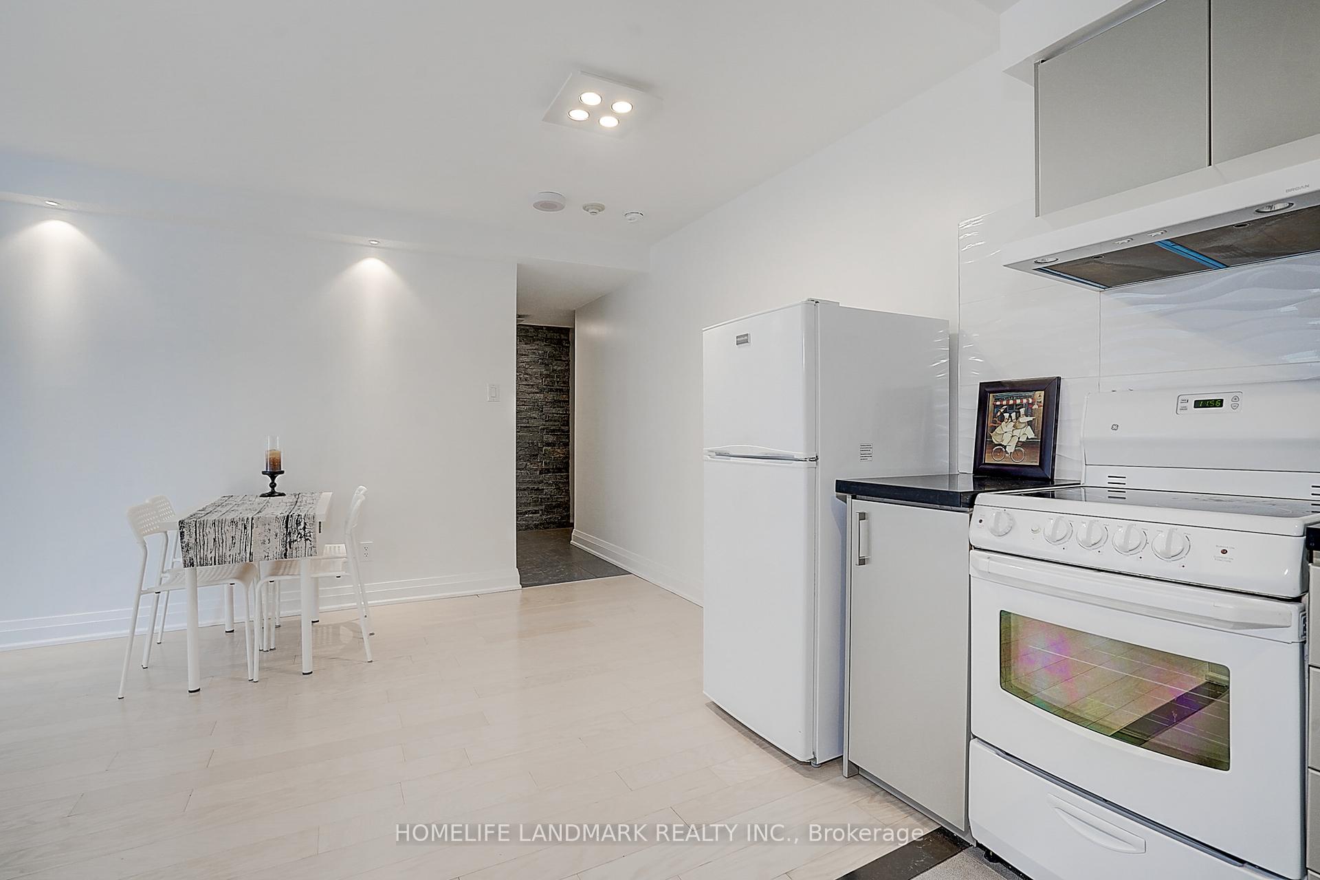 Photo 3 of Unit 701, 55 Centre Avenue, Toronto, Bay Street Corridor — HOMEH