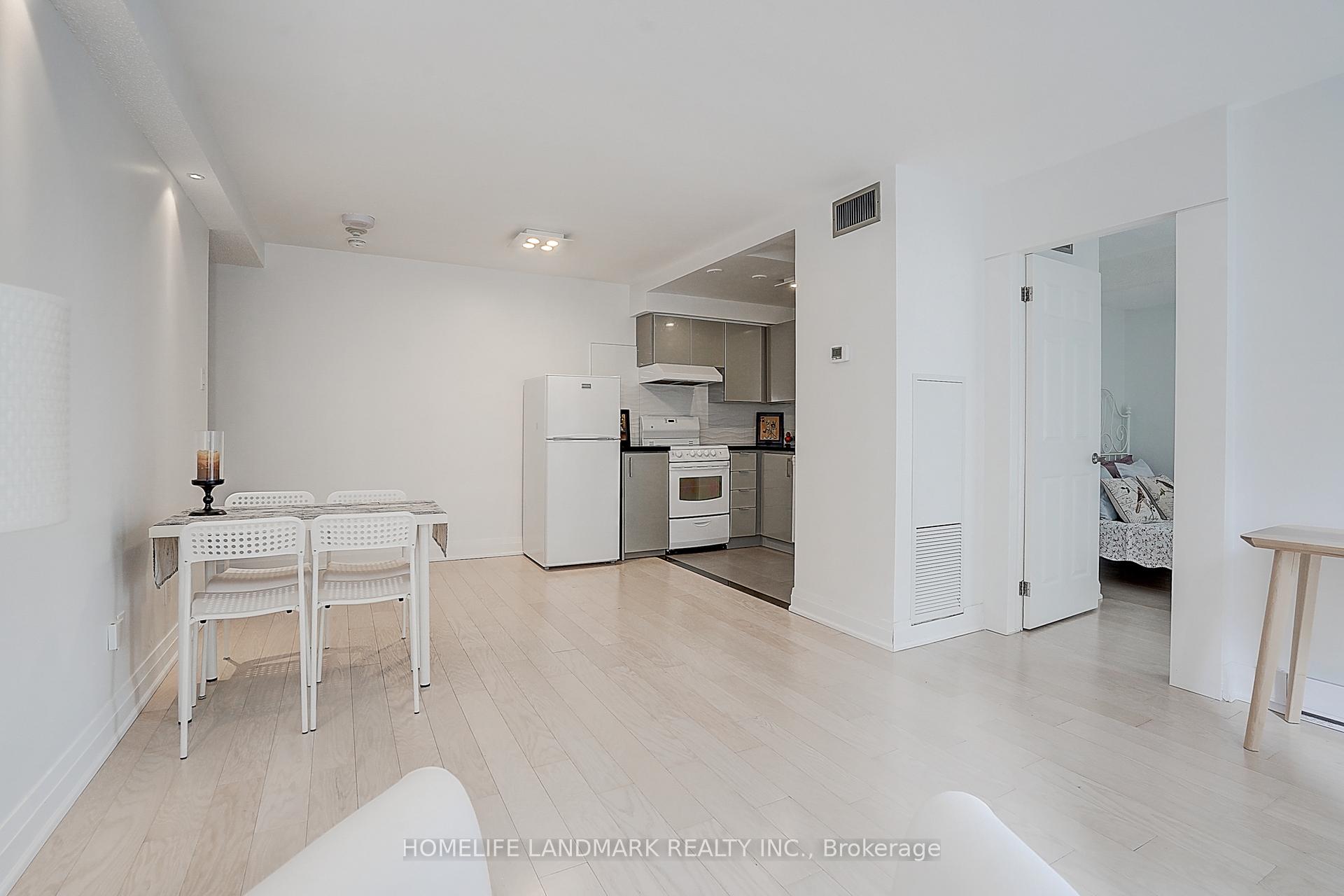 Photo 7 of Unit 701, 55 Centre Avenue, Toronto, Bay Street Corridor — HOMEH