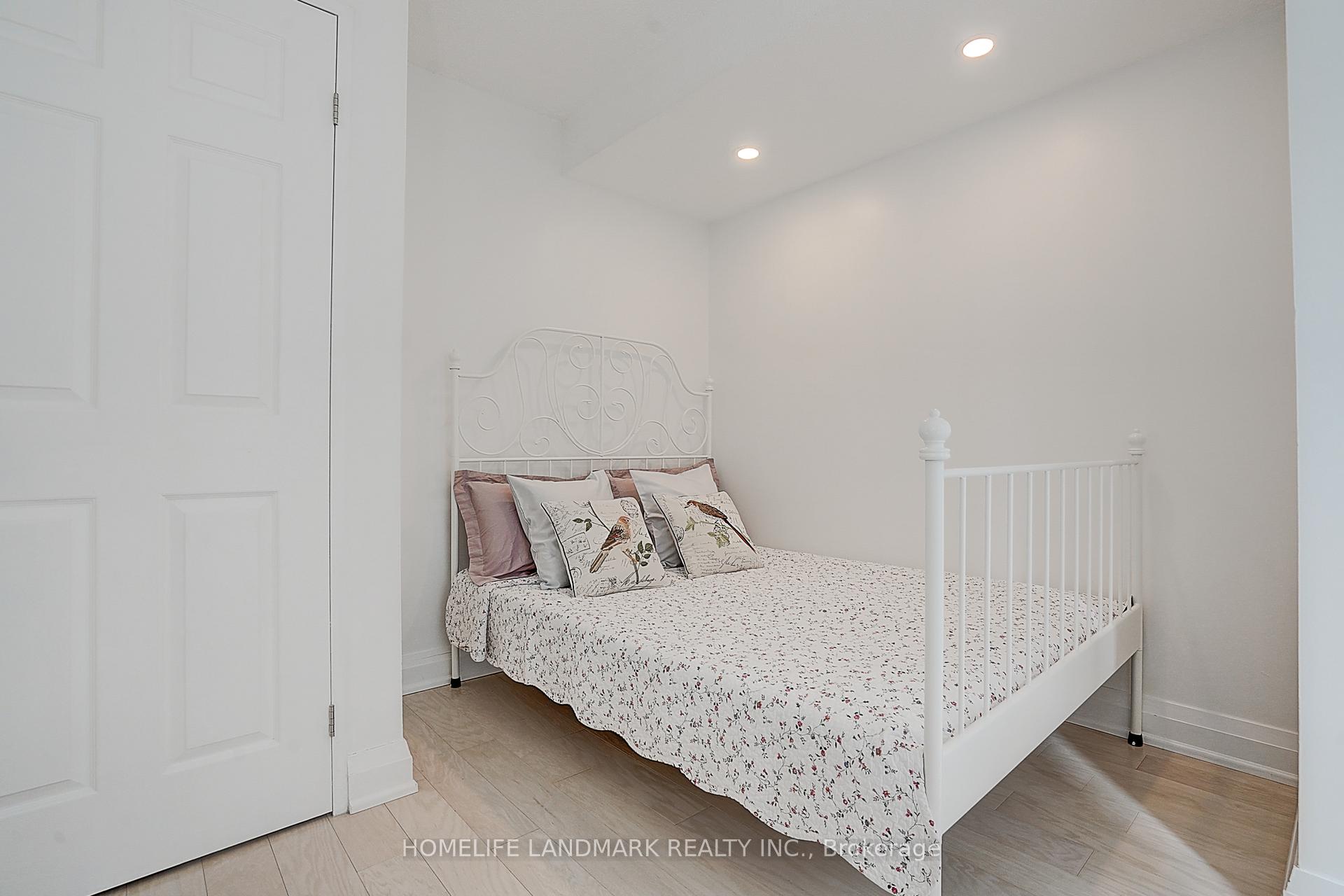 Photo 13 of Unit 701, 55 Centre Avenue, Toronto, Bay Street Corridor — HOMEH