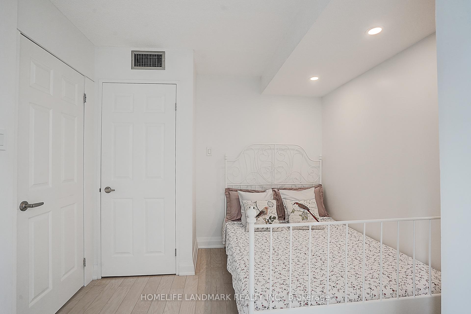 Photo 12 of Unit 701, 55 Centre Avenue, Toronto, Bay Street Corridor — HOMEH