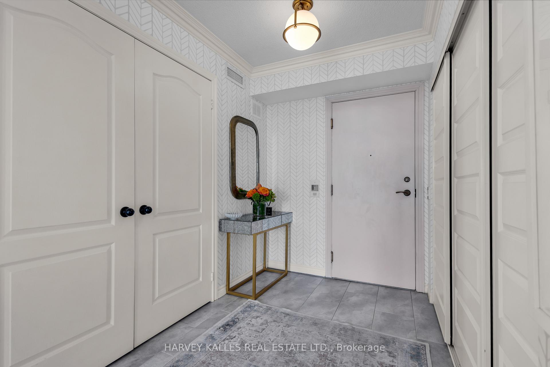 Photo 2 of Unit 1408, 265 Ridley Boulevard, Toronto, Bedford Park-Nortown — HOMEH