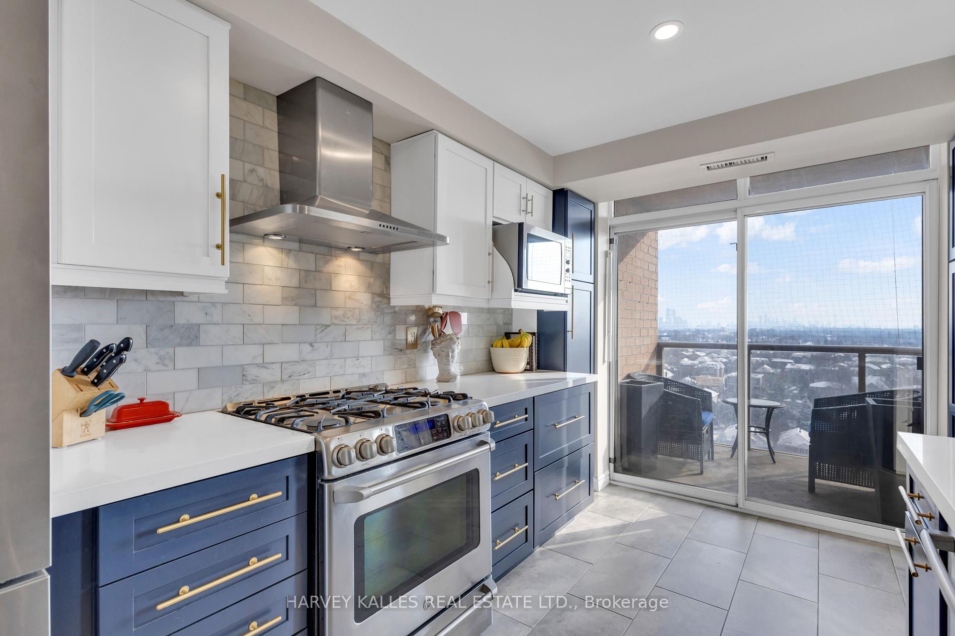 Photo 3 of Unit 1408, 265 Ridley Boulevard, Toronto, Bedford Park-Nortown — HOMEH