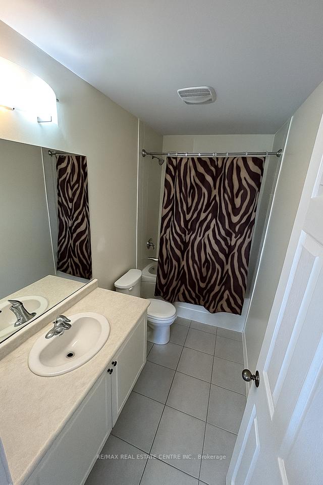 Photo 3 of 8529 Nightshade Street, Niagara Falls, Brown — HOMEH