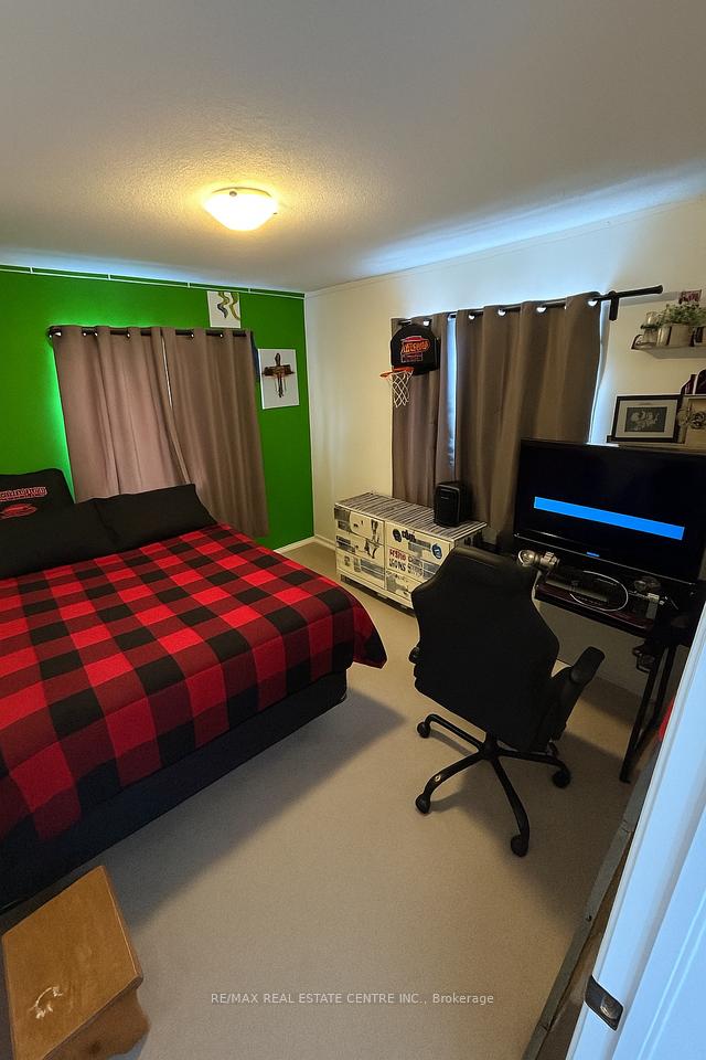 Photo 4 of 8529 Nightshade Street, Niagara Falls, Brown — HOMEH