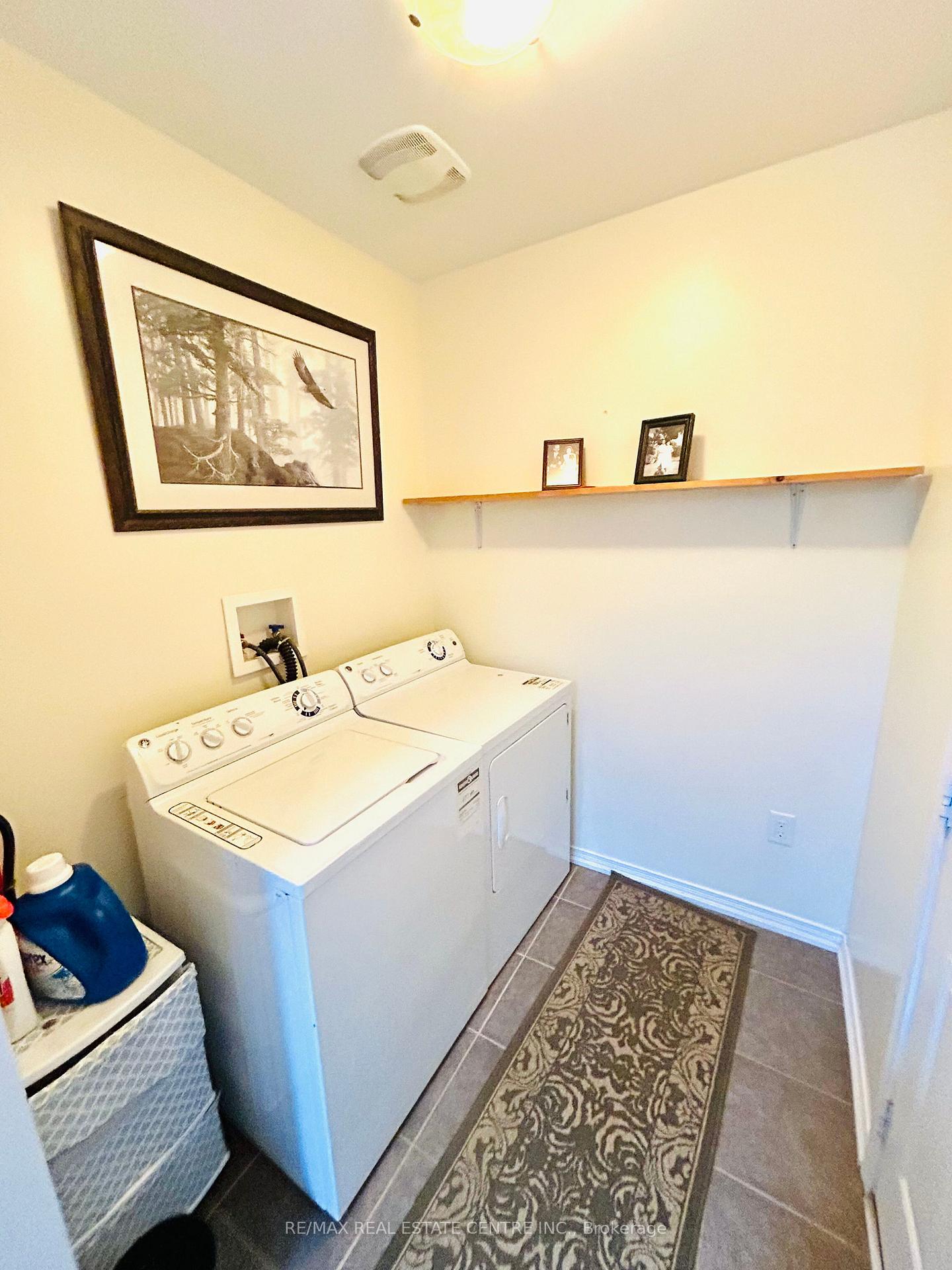 Photo 10 of 8529 Nightshade Street, Niagara Falls, Brown — HOMEH