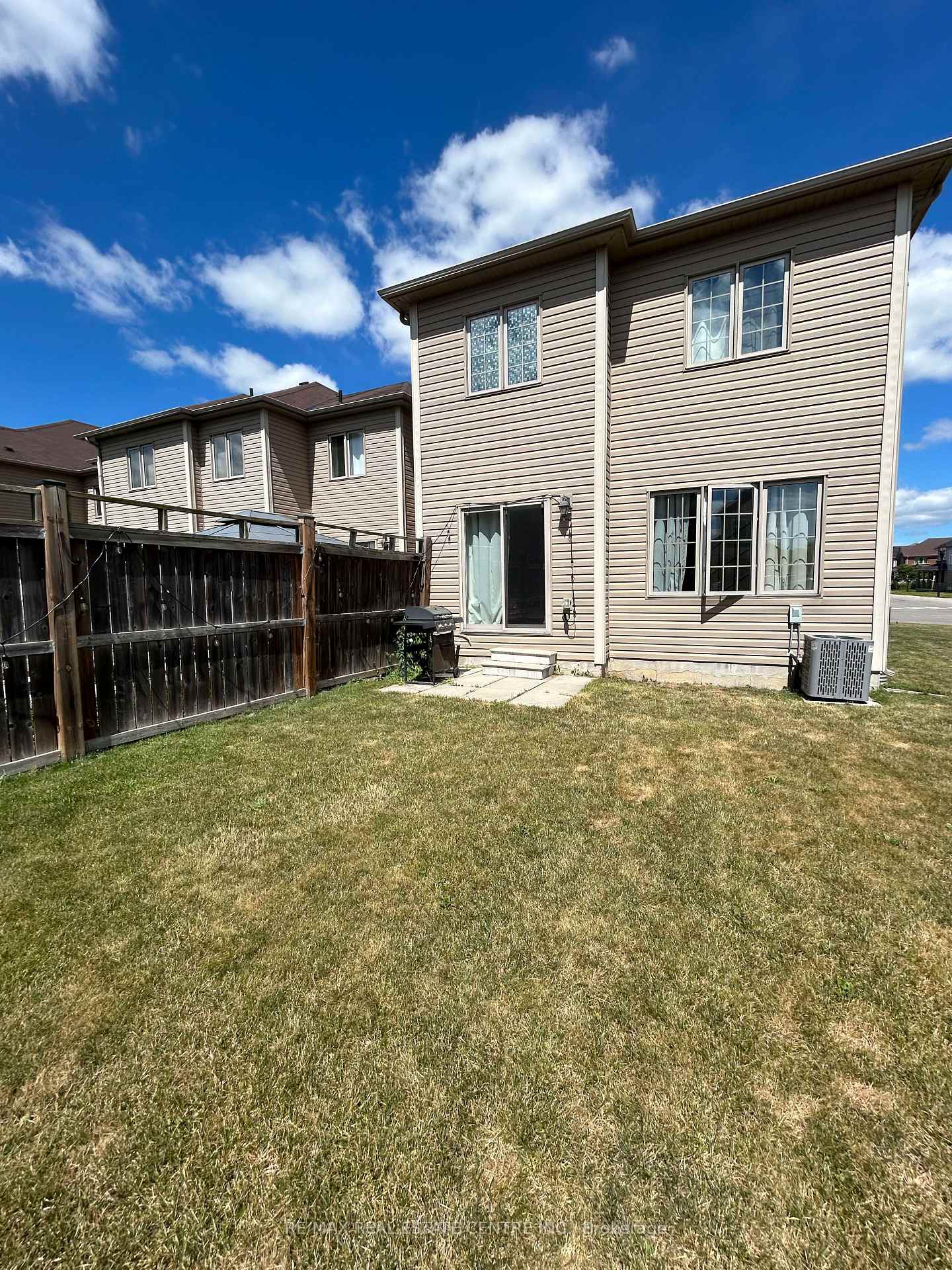 Photo 16 of 8529 Nightshade Street, Niagara Falls, Brown — HOMEH