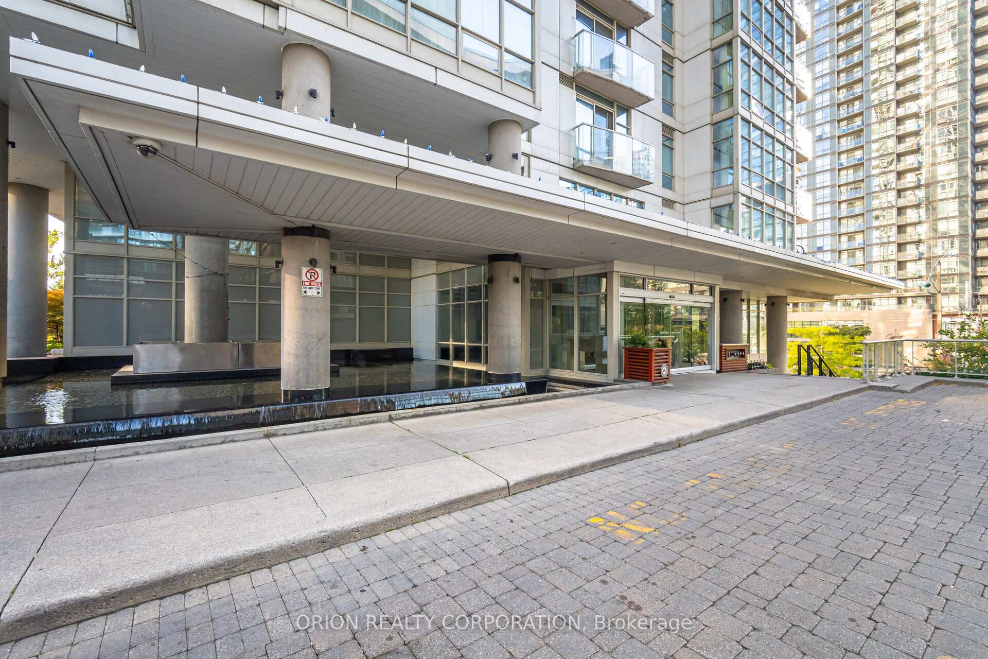 Photo 2 of Unit 5501, 35 Mariner Terrace, Toronto, Waterfront Communities — HOMEH