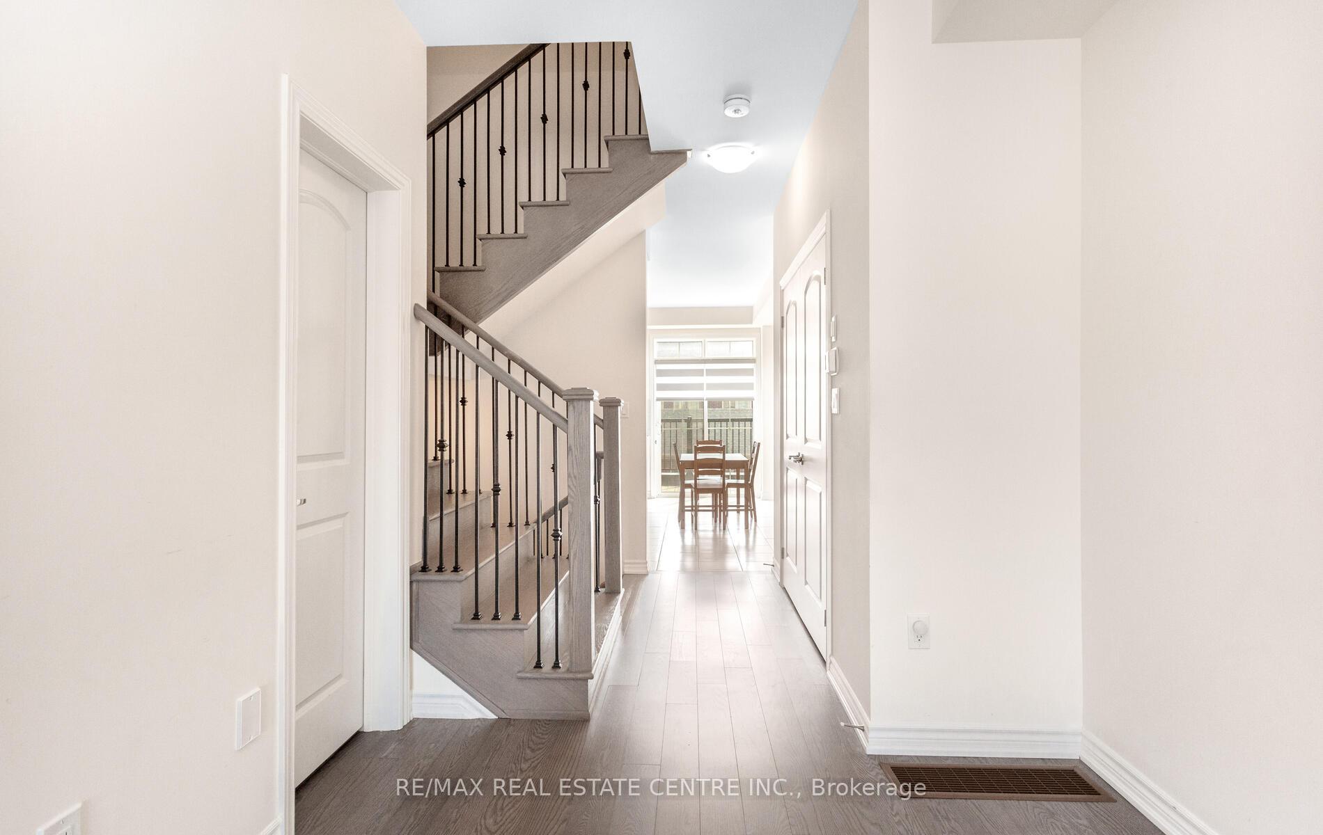 Photo 5 of 351 Inspire Boulevard, Brampton, Sandringham-Wellington North — HOMEH