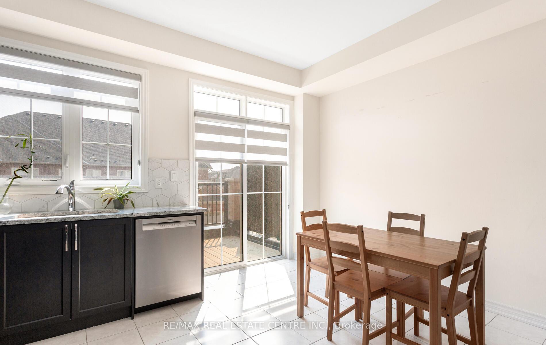Photo 8 of 351 Inspire Boulevard, Brampton, Sandringham-Wellington North — HOMEH