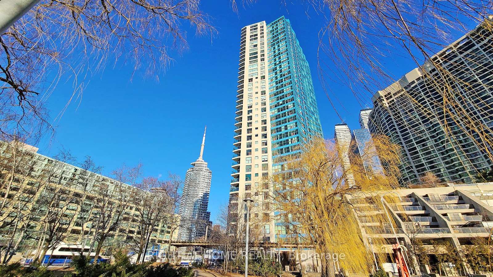 Photo 6 of Unit 2412, 77 Harbour Square, Toronto, Waterfront Communities — HOMEH