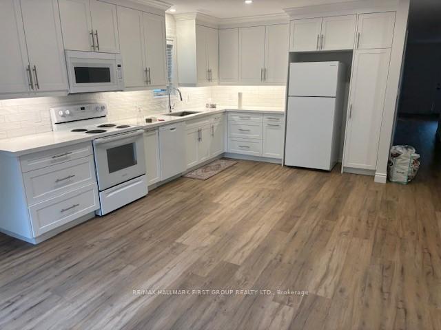 Photo 3 of Unit upper level, 115 Cedar Street, Whitby, Downtown Whitby — HOMEH