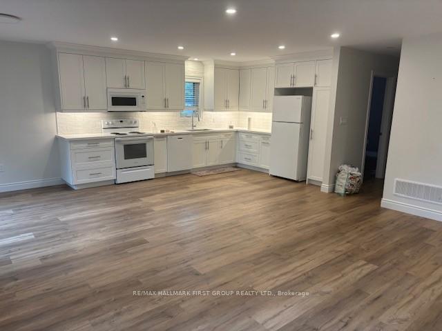 Photo 4 of Unit upper level, 115 Cedar Street, Whitby, Downtown Whitby — HOMEH