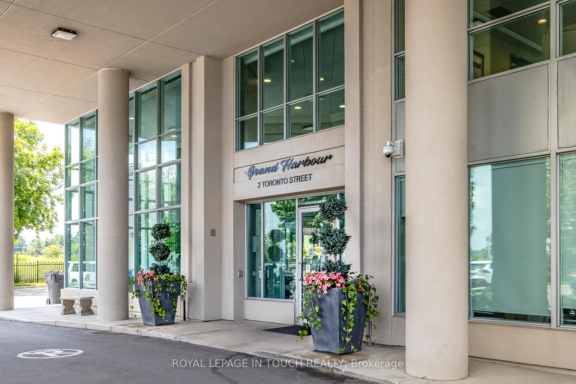 Photo 4 of Unit 1011, 2 Toronto Street S, Barrie, City Centre — HOMEH