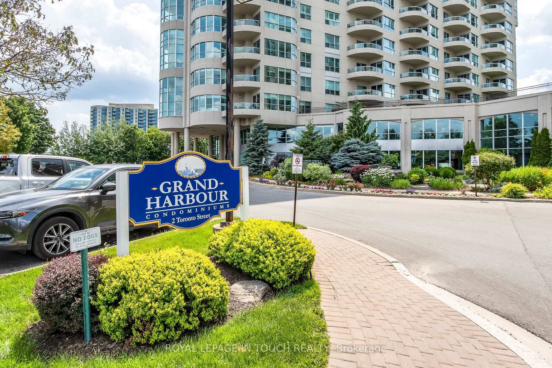 Photo 5 of Unit 1011, 2 Toronto Street S, Barrie, City Centre — HOMEH
