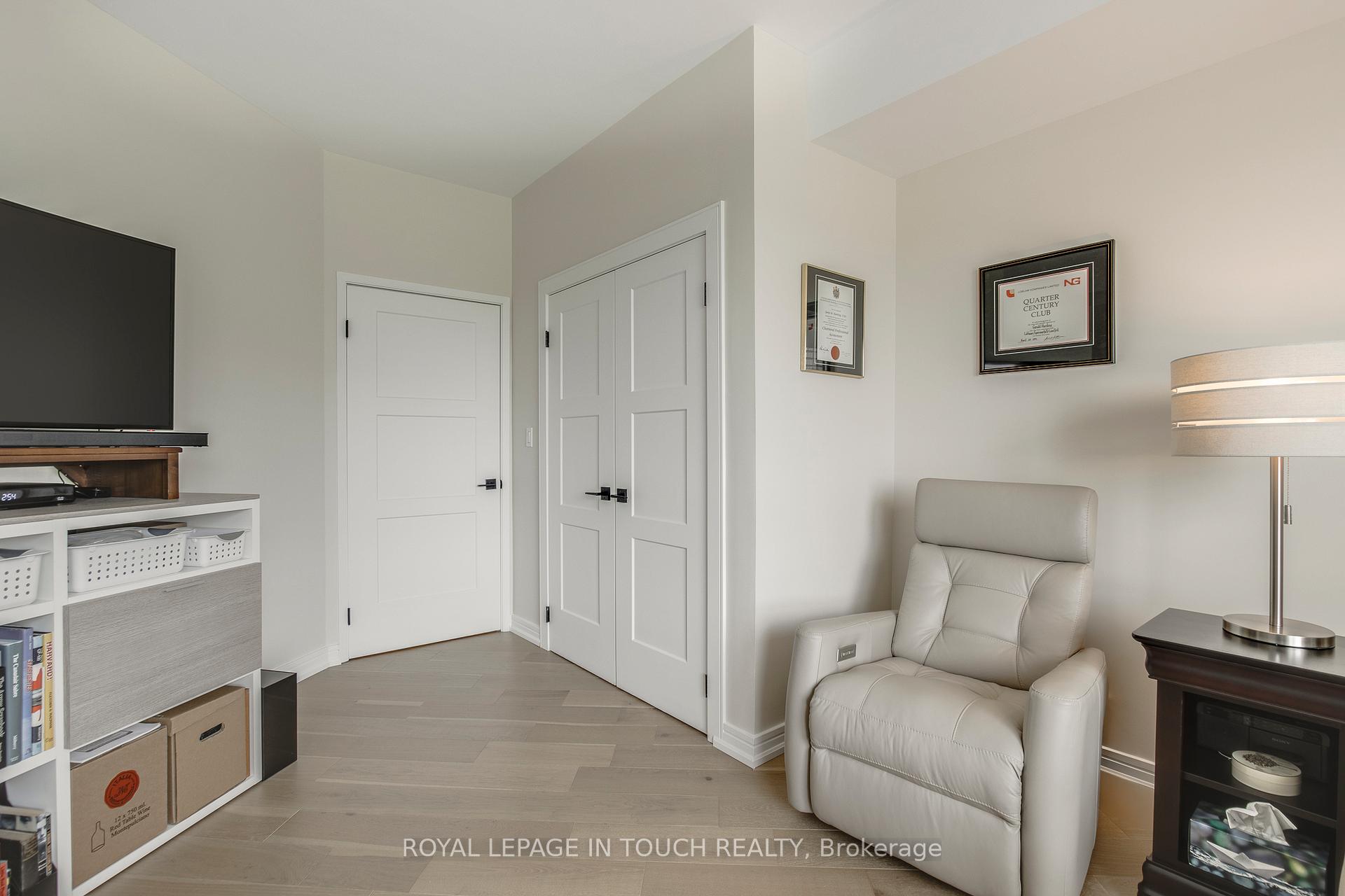 Photo 7 of Unit 1011, 2 Toronto Street S, Barrie, City Centre — HOMEH