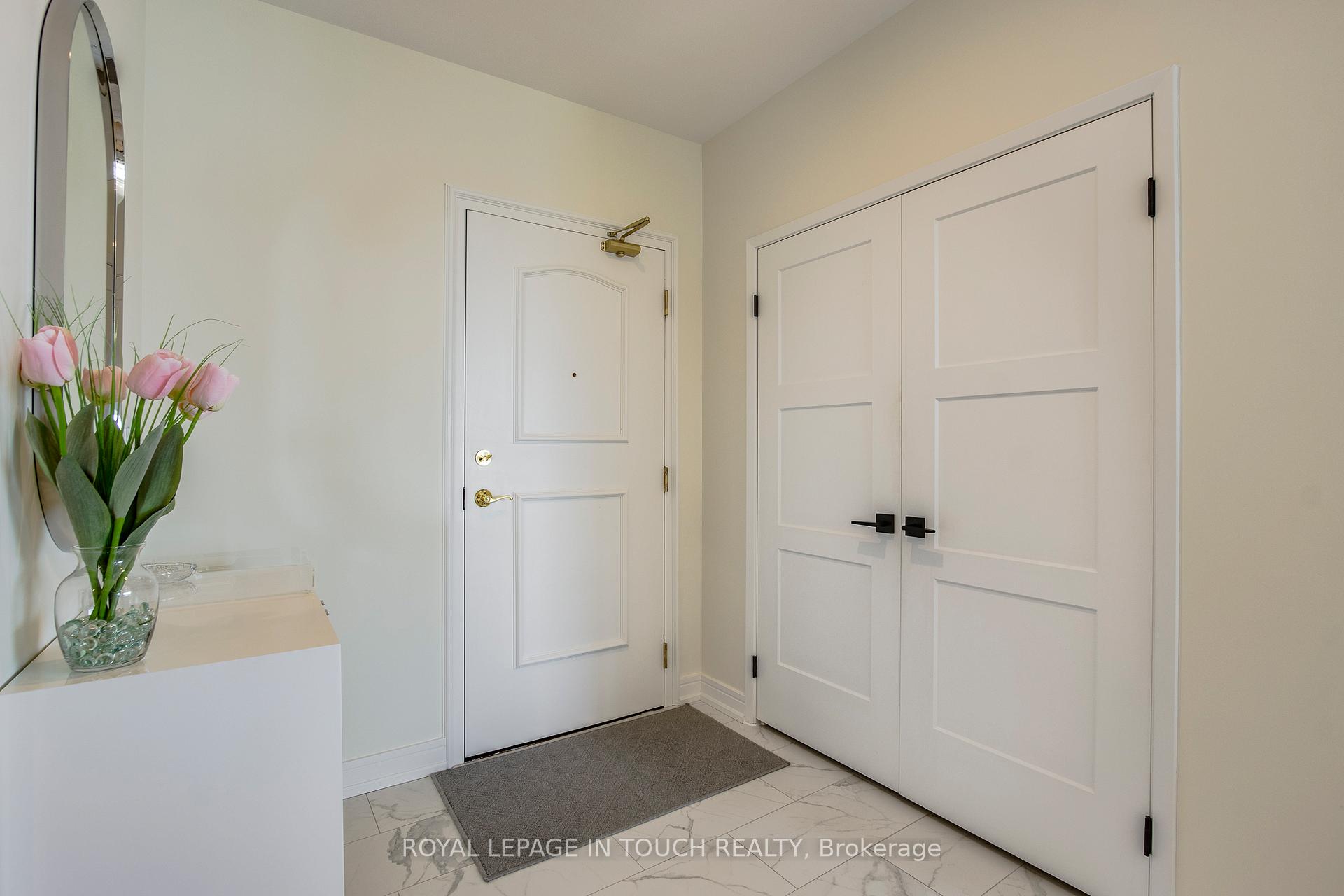 Photo 13 of Unit 1011, 2 Toronto Street S, Barrie, City Centre — HOMEH