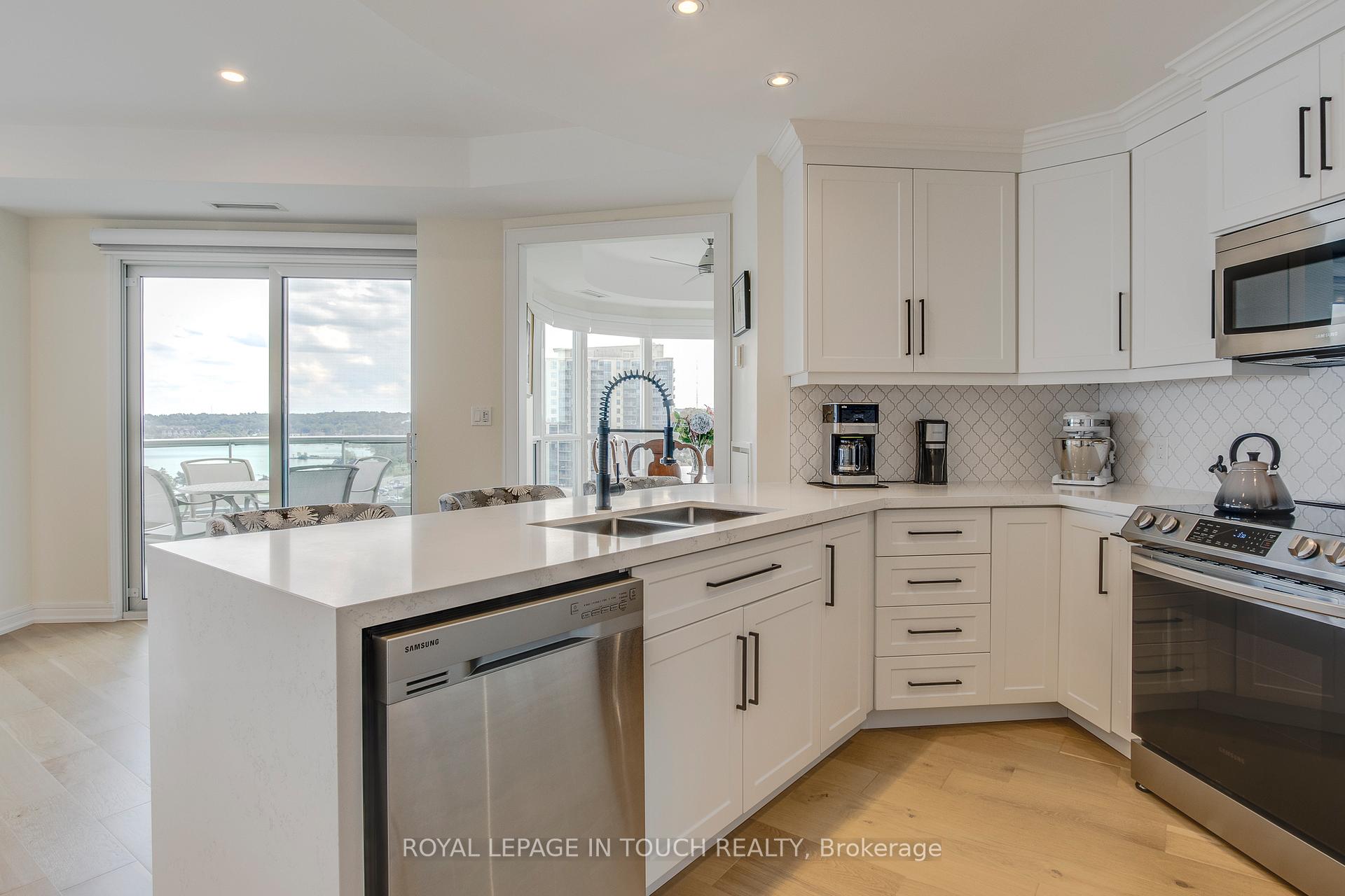 Photo 18 of Unit 1011, 2 Toronto Street S, Barrie, City Centre — HOMEH