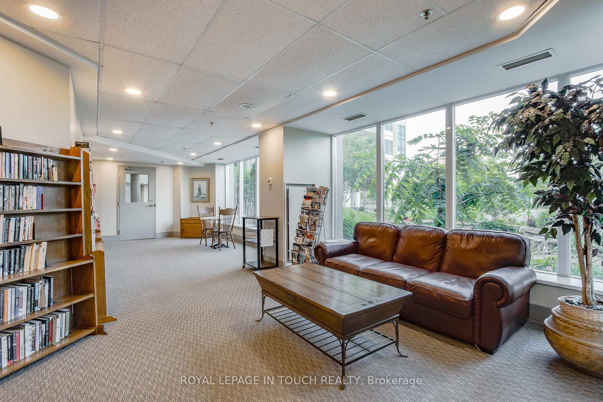 Photo 28 of Unit 1011, 2 Toronto Street S, Barrie, City Centre — HOMEH