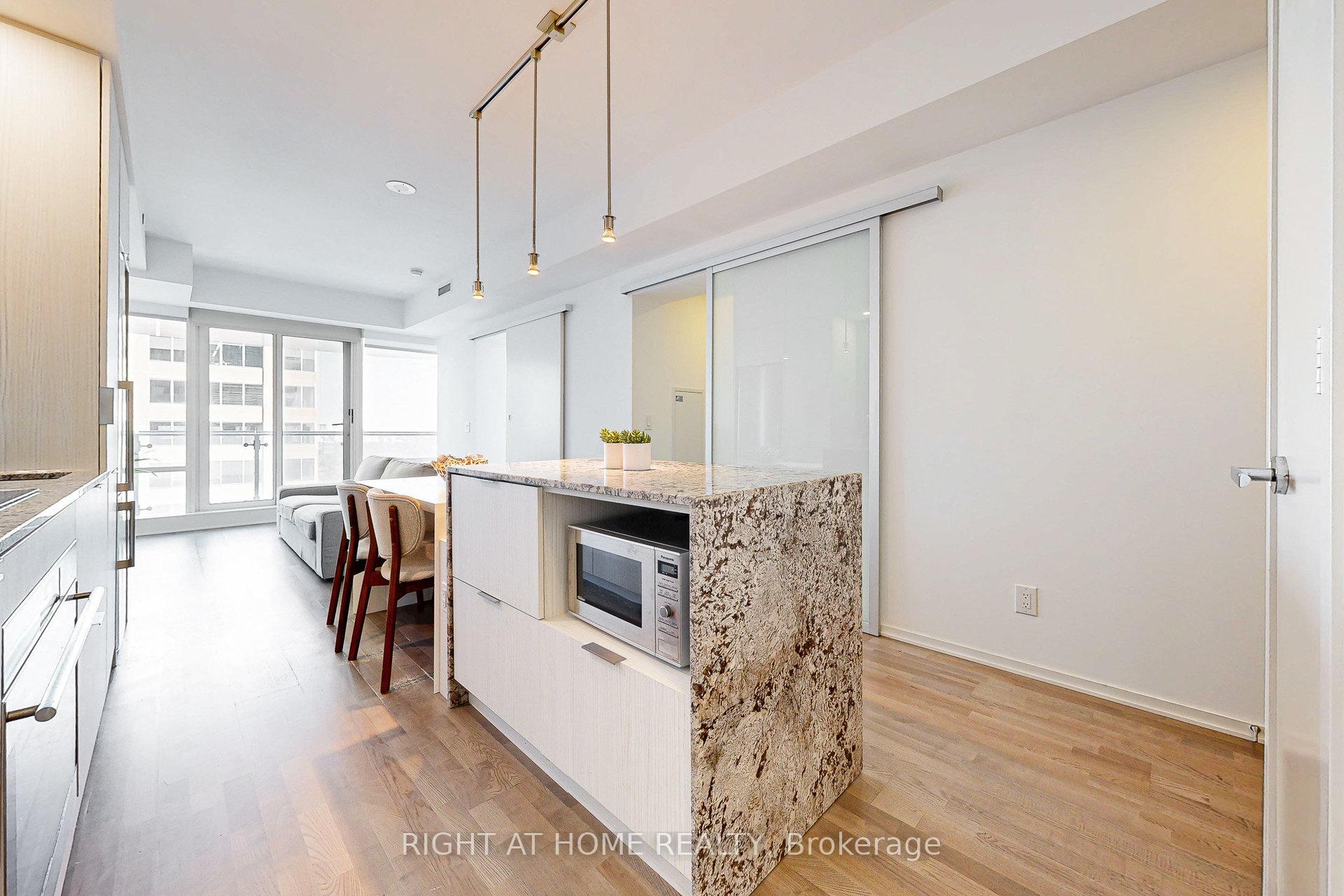 Photo 6 of Unit 3312, 1 Bloor Street E, Toronto, Church-Yonge Corridor — HOMEH