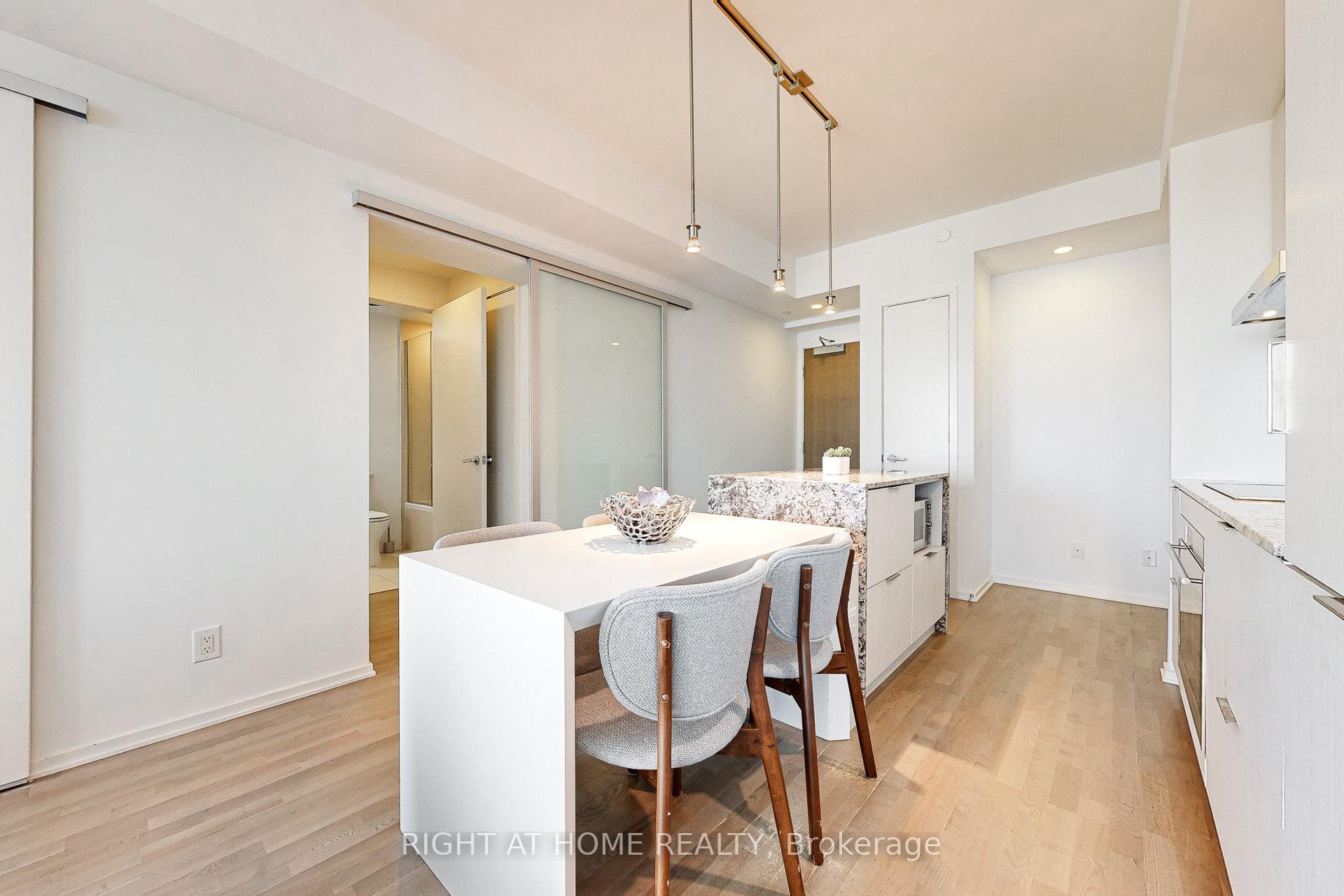 Photo 23 of Unit 3312, 1 Bloor Street E, Toronto, Church-Yonge Corridor — HOMEH