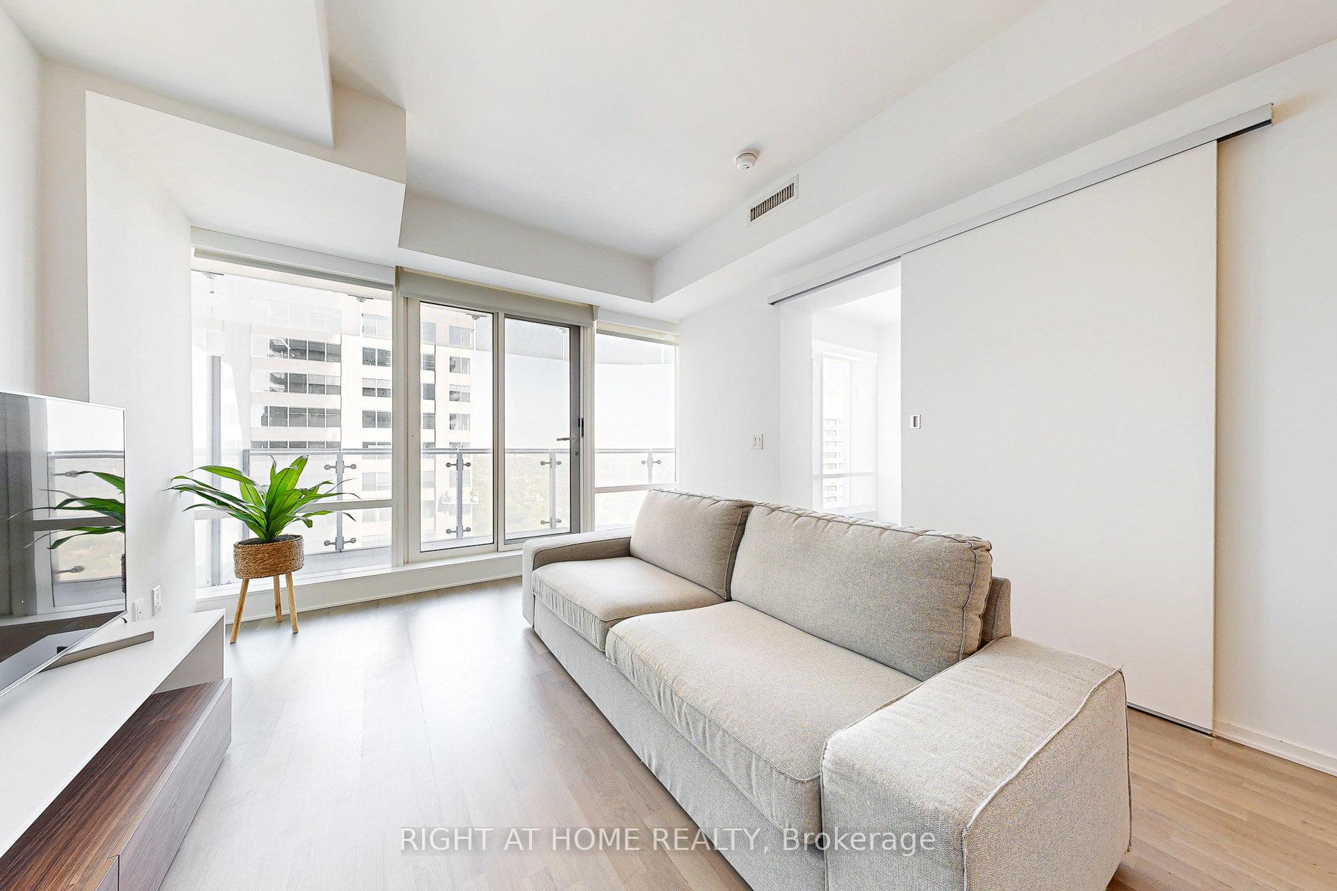Photo 9 of Unit 3312, 1 Bloor Street E, Toronto, Church-Yonge Corridor — HOMEH