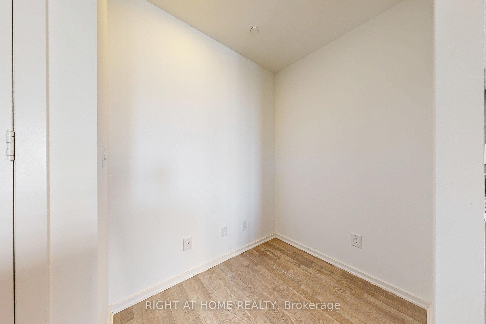 Photo 12 of Unit 3312, 1 Bloor Street E, Toronto, Church-Yonge Corridor — HOMEH