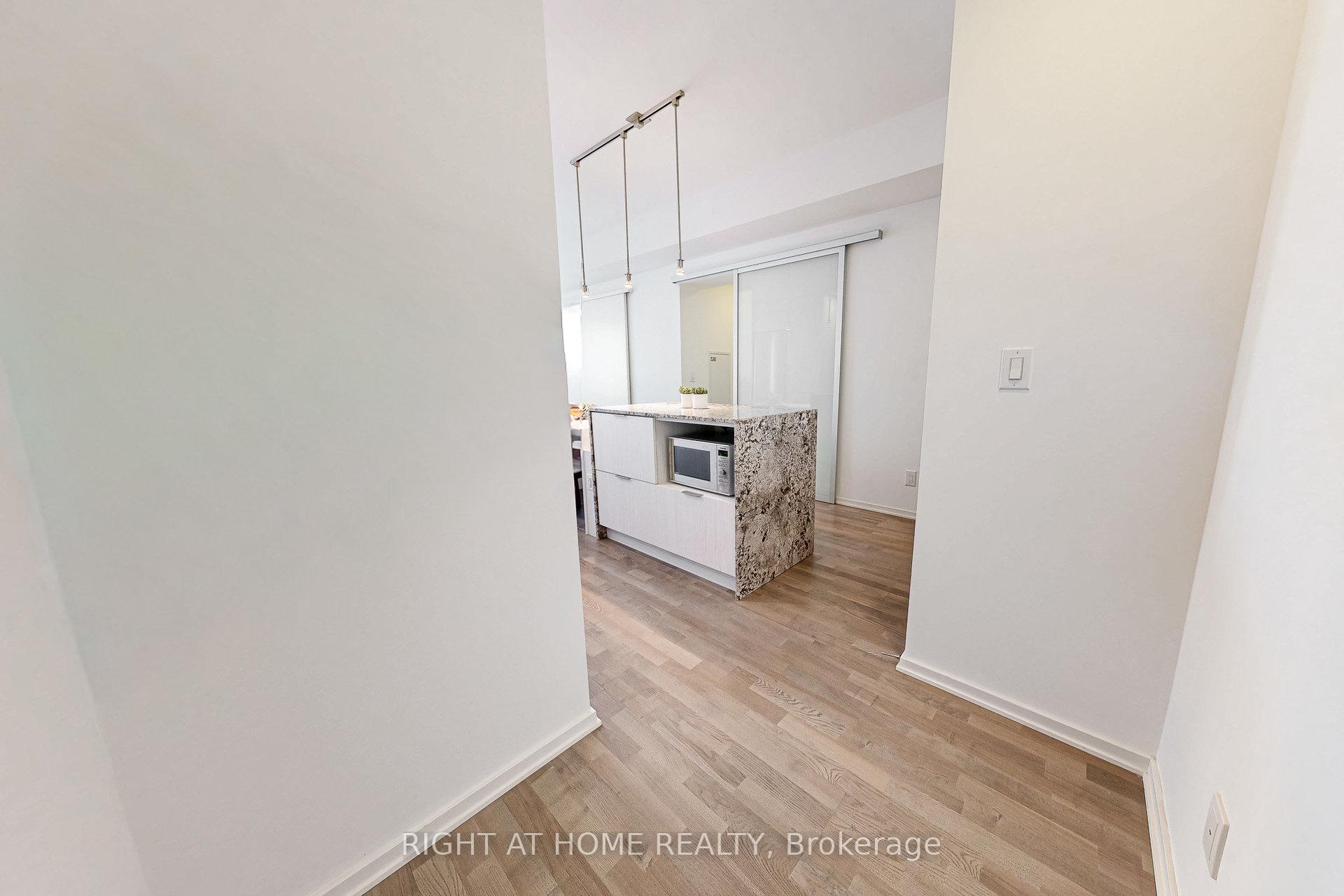 Photo 15 of Unit 3312, 1 Bloor Street E, Toronto, Church-Yonge Corridor — HOMEH
