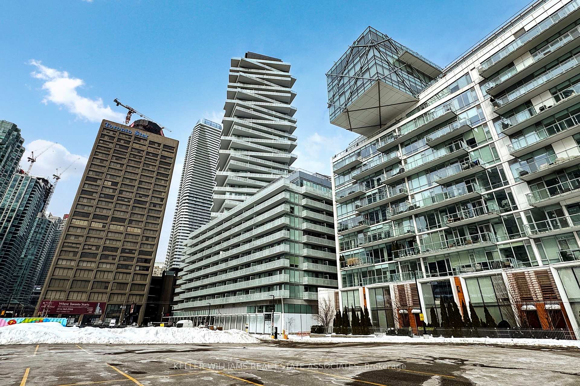 Photo 5 of Unit 1401, 15 Queens Quay E, Toronto, Waterfront Communities — HOMEH