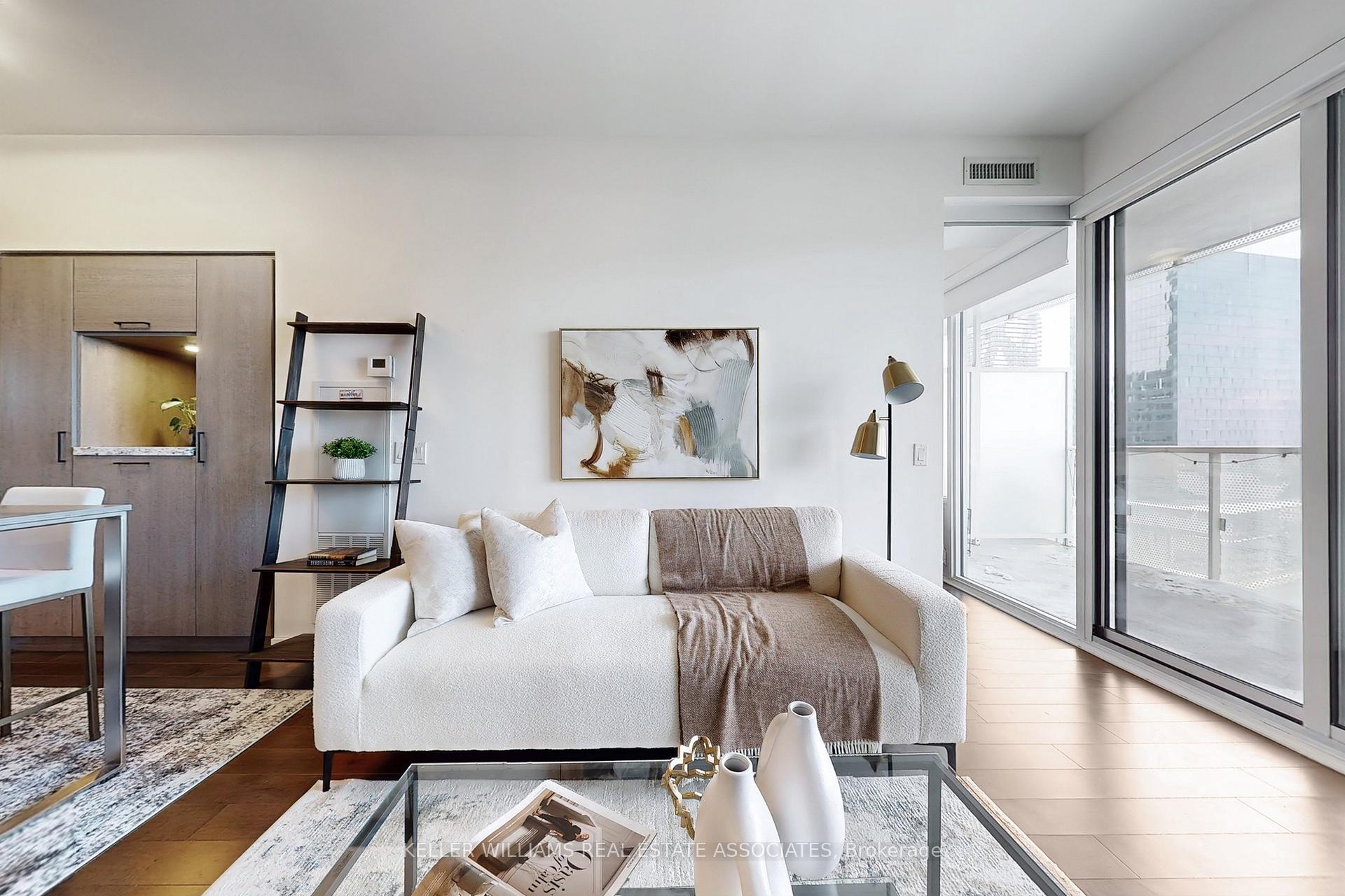Photo 8 of Unit 1401, 15 Queens Quay E, Toronto, Waterfront Communities — HOMEH
