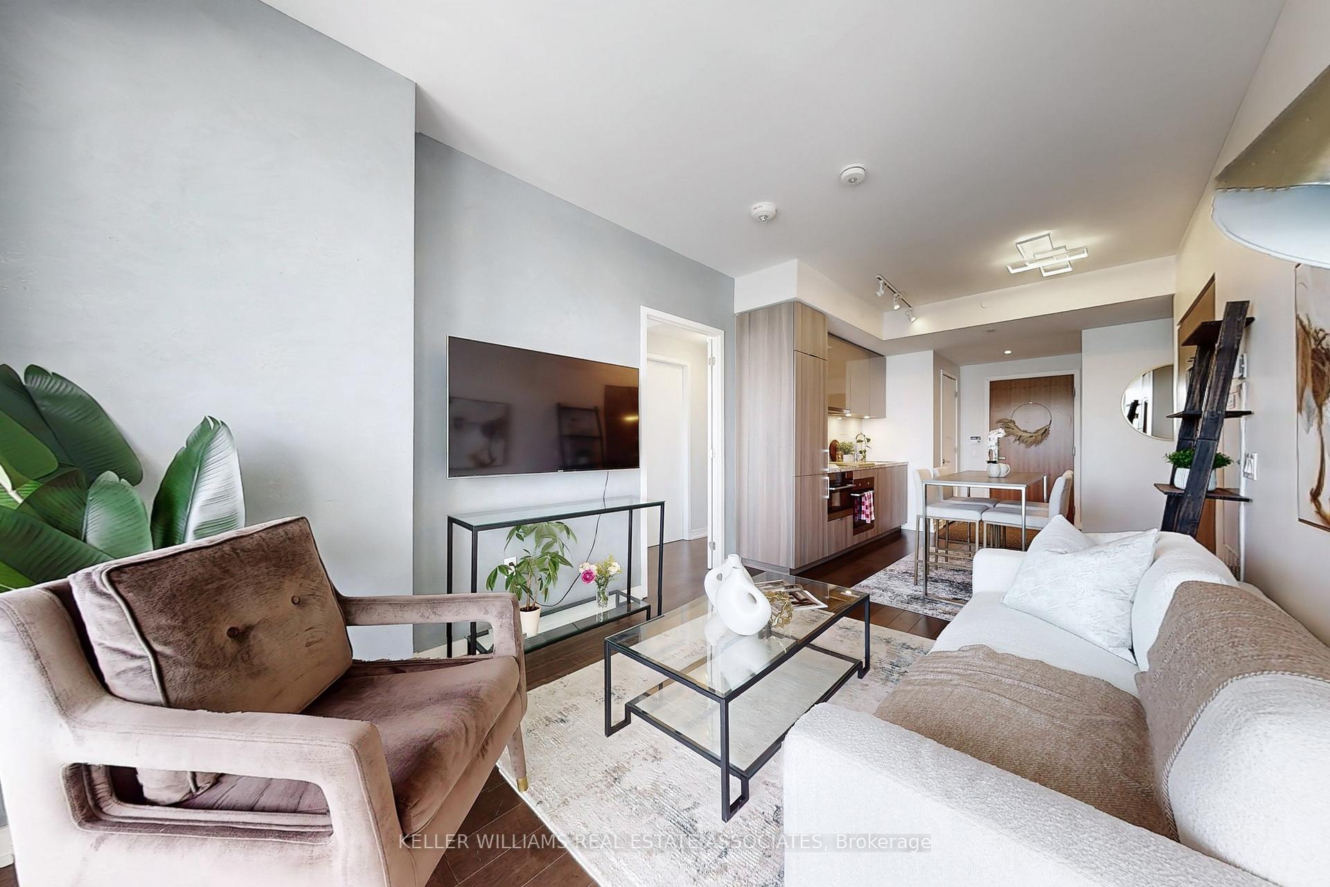 Photo 6 of Unit 1401, 15 Queens Quay E, Toronto, Waterfront Communities — HOMEH
