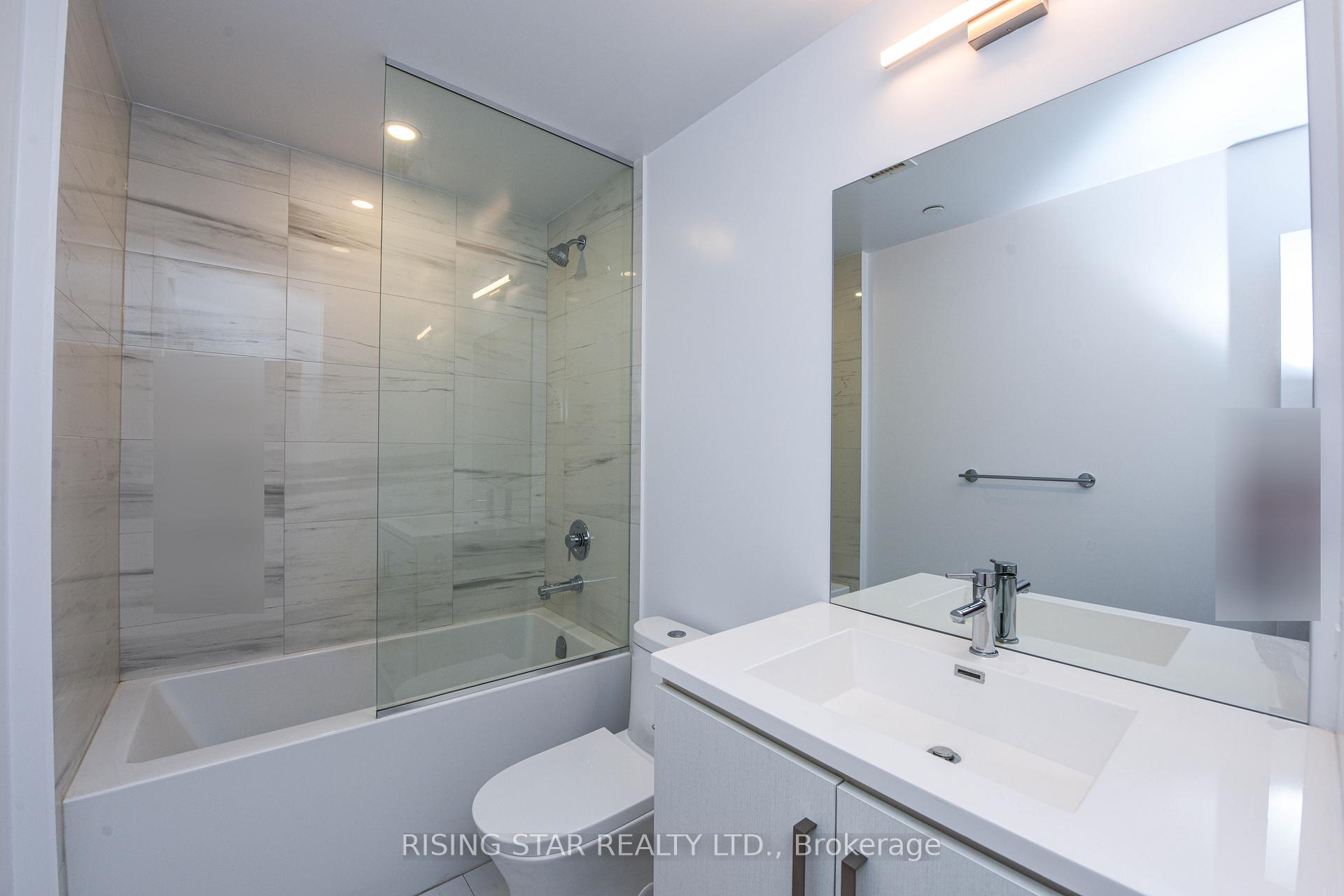 Photo 3 of Unit 617, 60 honeycrisp Crescent, Vaughan, Concord — HOMEH