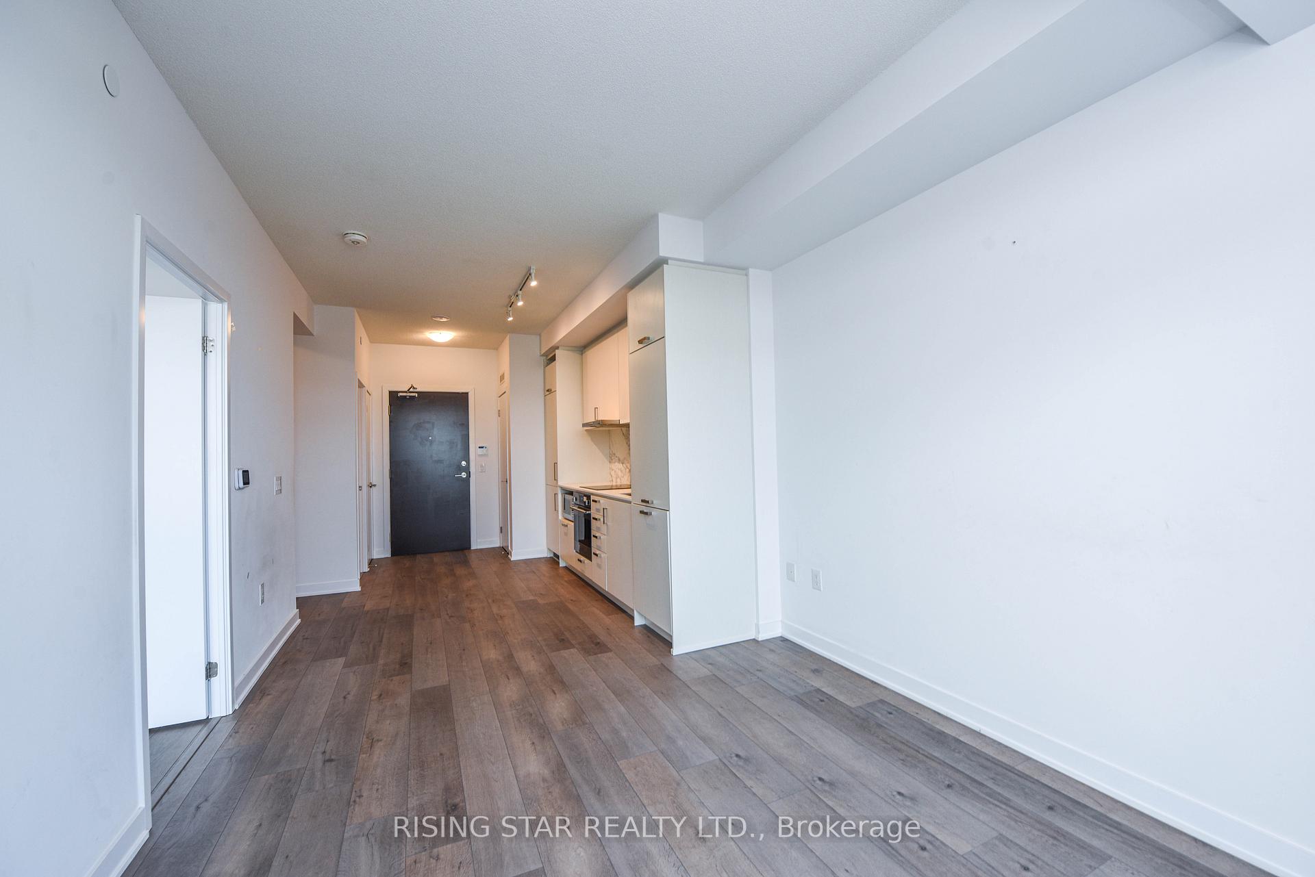 Photo 6 of Unit 617, 60 honeycrisp Crescent, Vaughan, Concord — HOMEH