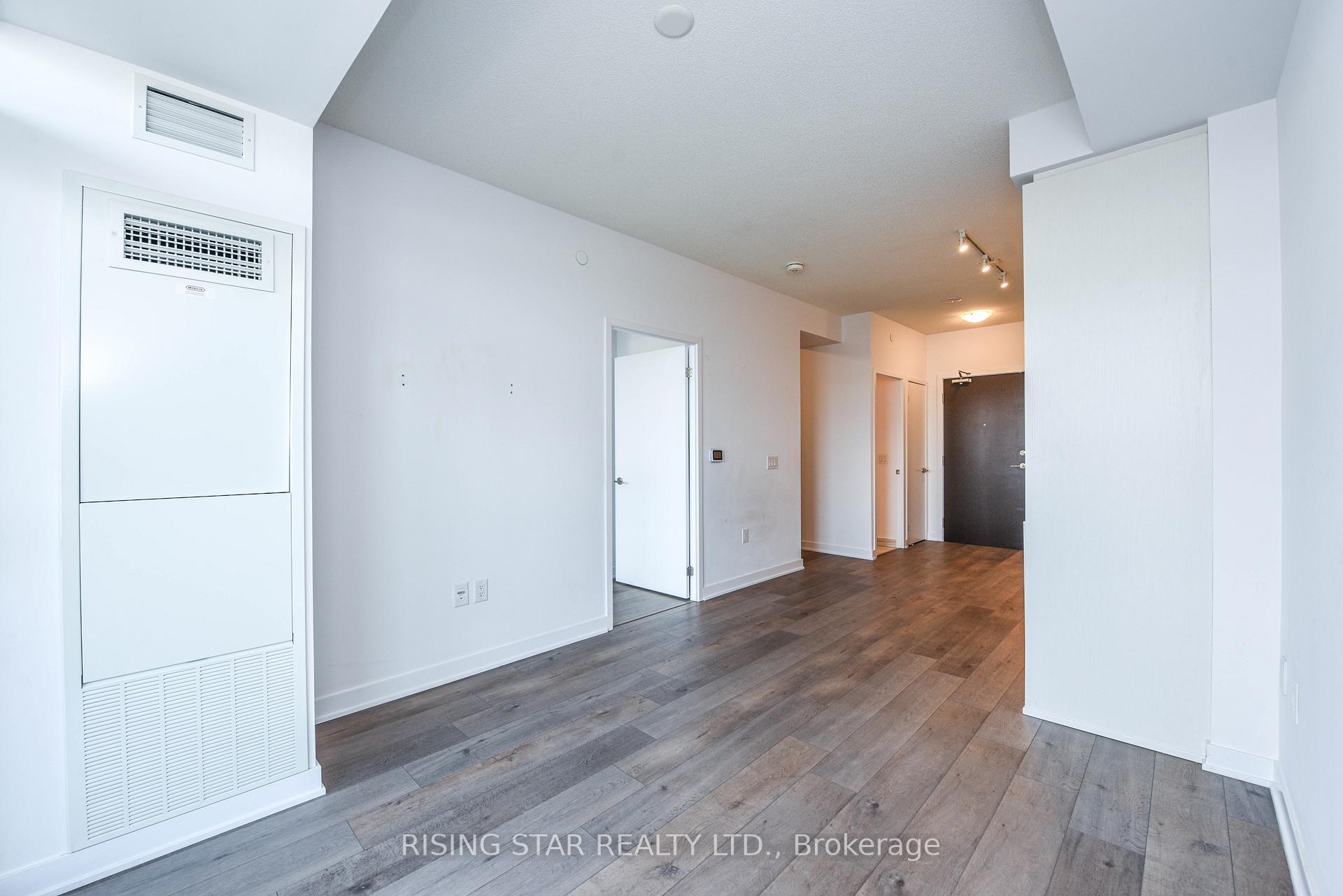 Photo 9 of Unit 617, 60 honeycrisp Crescent, Vaughan, Concord — HOMEH