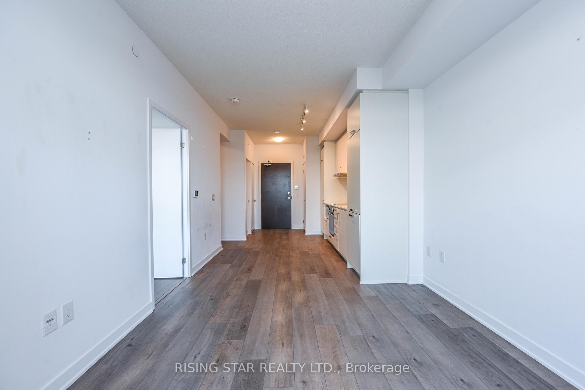 Photo 8 of Unit 617, 60 honeycrisp Crescent, Vaughan, Concord — HOMEH