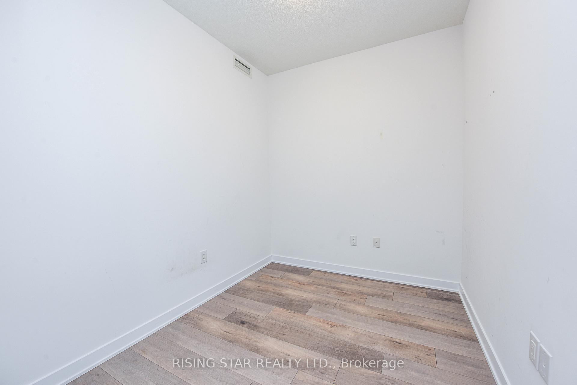 Photo 11 of Unit 617, 60 honeycrisp Crescent, Vaughan, Concord — HOMEH